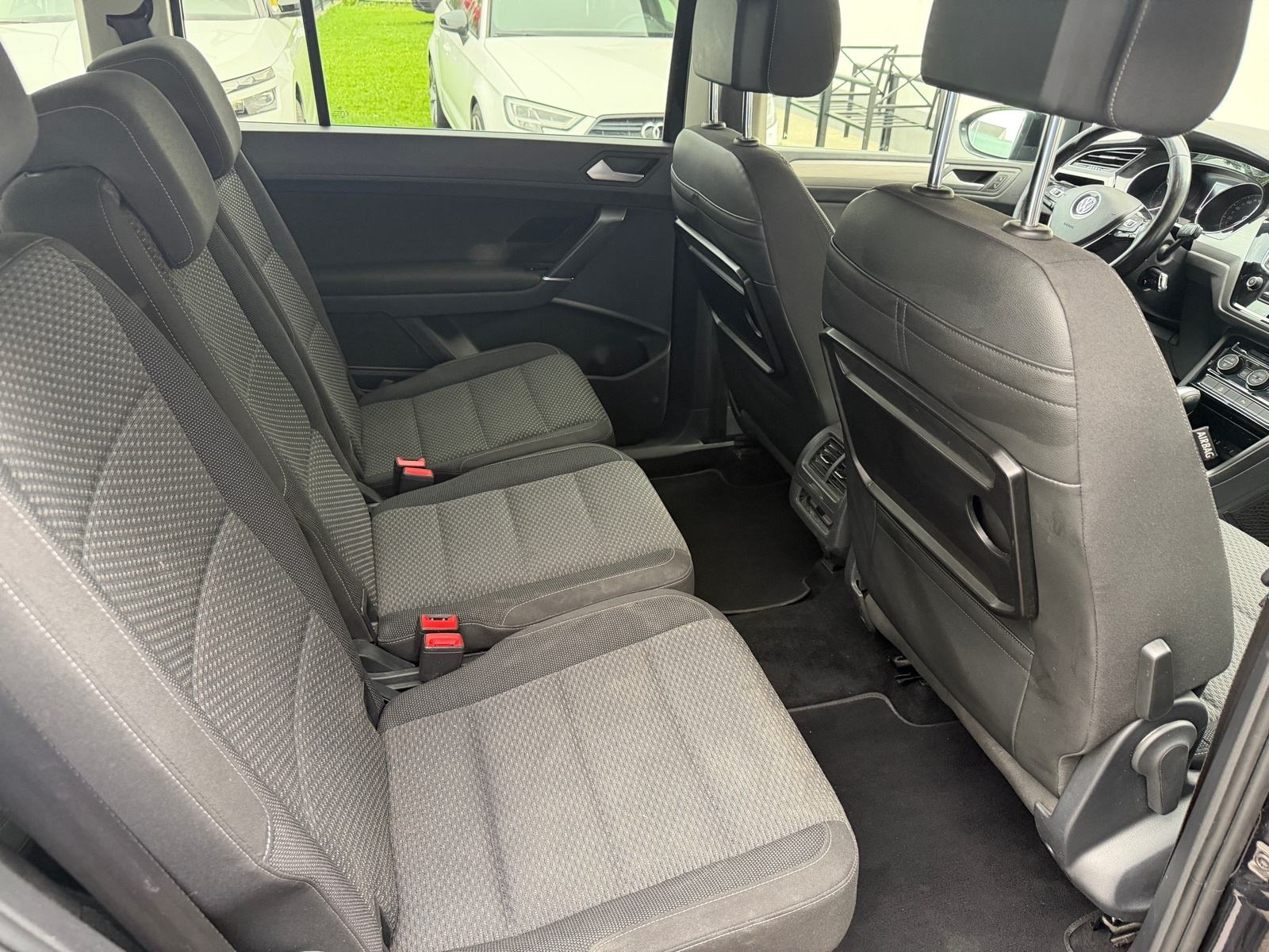 VW Touran 1,6 TDI DSG, 7 sjedala, fotografija 7