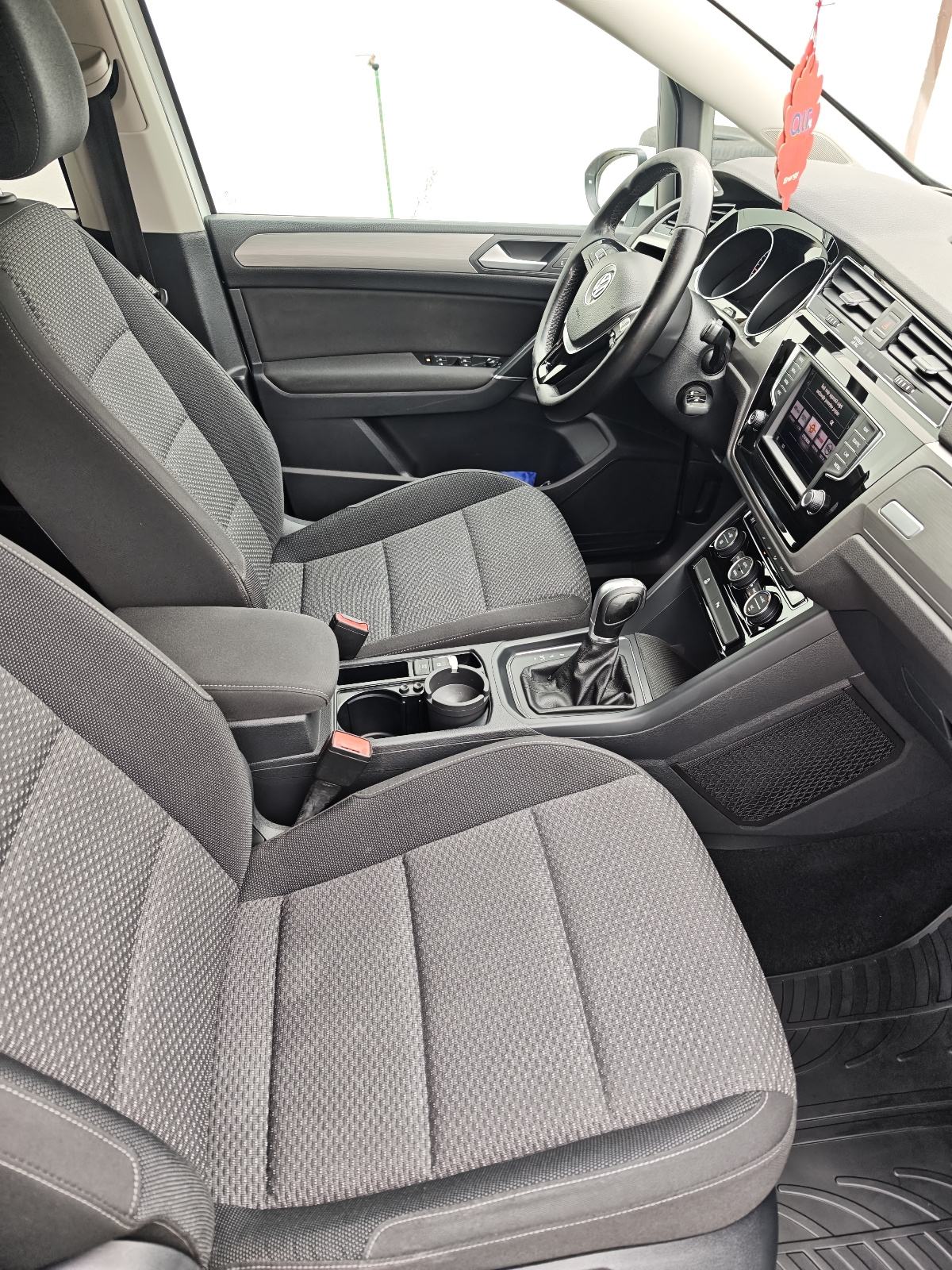 VW Touran 1,6 TDI 85 kw DSG automatik, fotografija 7