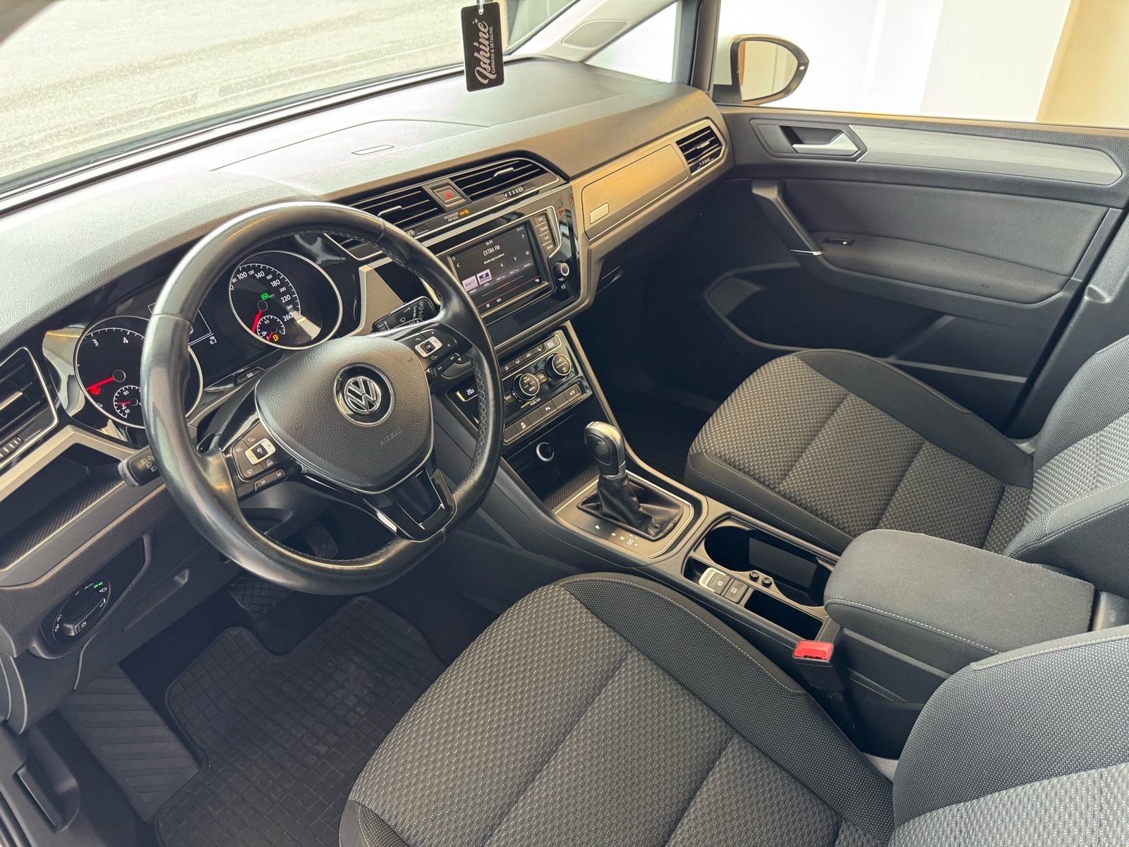 VW Touran 1,6 TDI BMT DSG Highline 2016.; Navi; Xenon+LED; Kamera;, fotografija 6