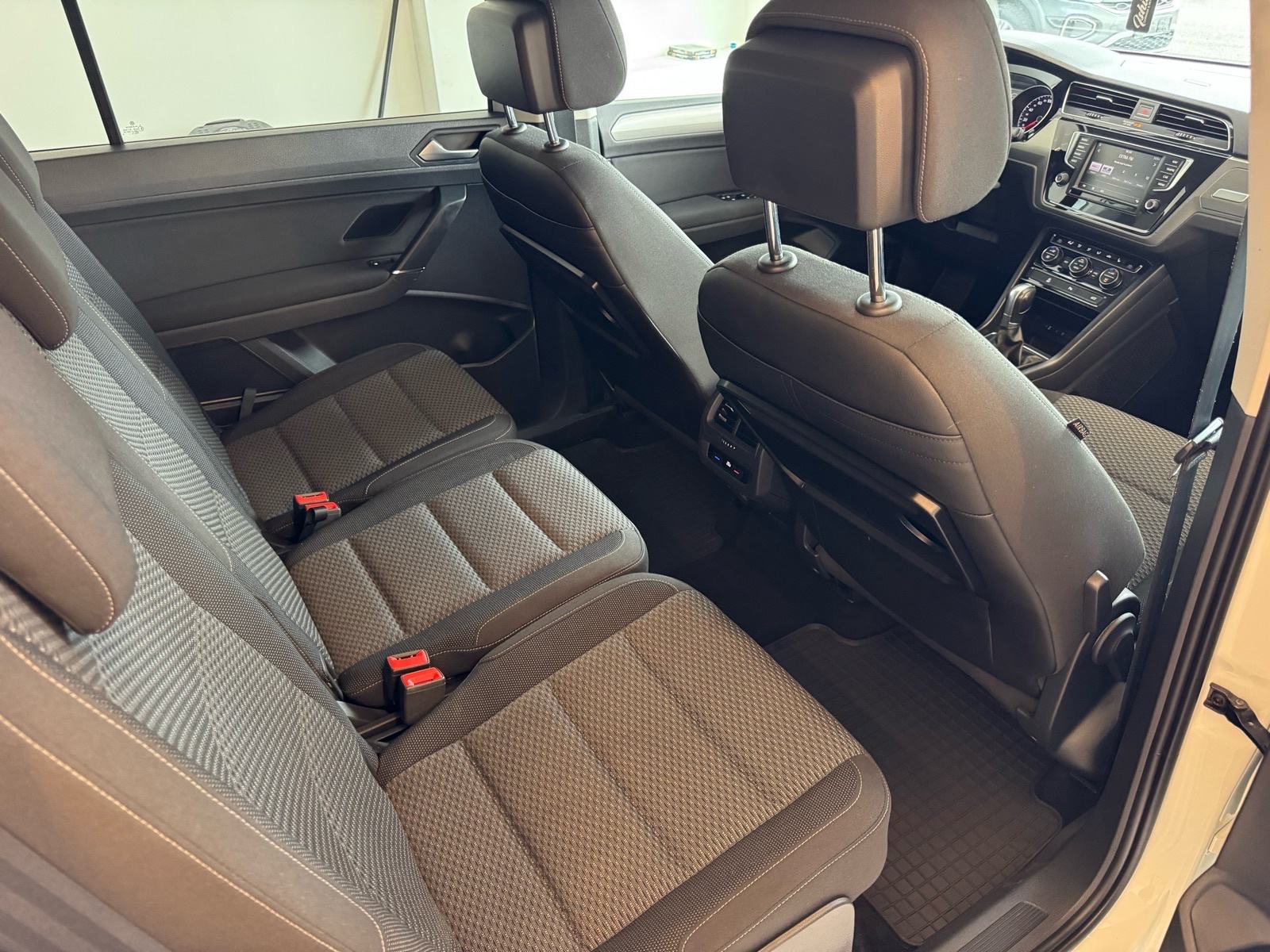 VW Touran 1,6 TDI BMT DSG Highline 2016.; Navi; Xenon+LED; Kamera;, fotografija 10