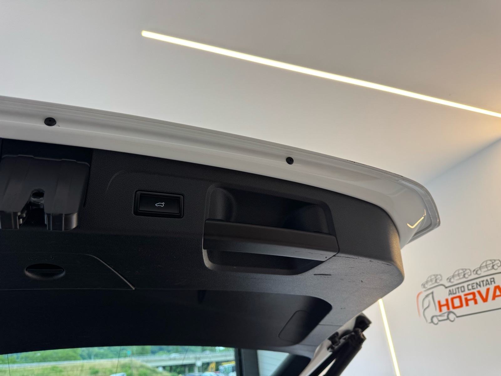 VW Touran 1,6 TDI BMT DSG Highline 2016.; Navi; Xenon+LED; Kamera;, fotografija 16