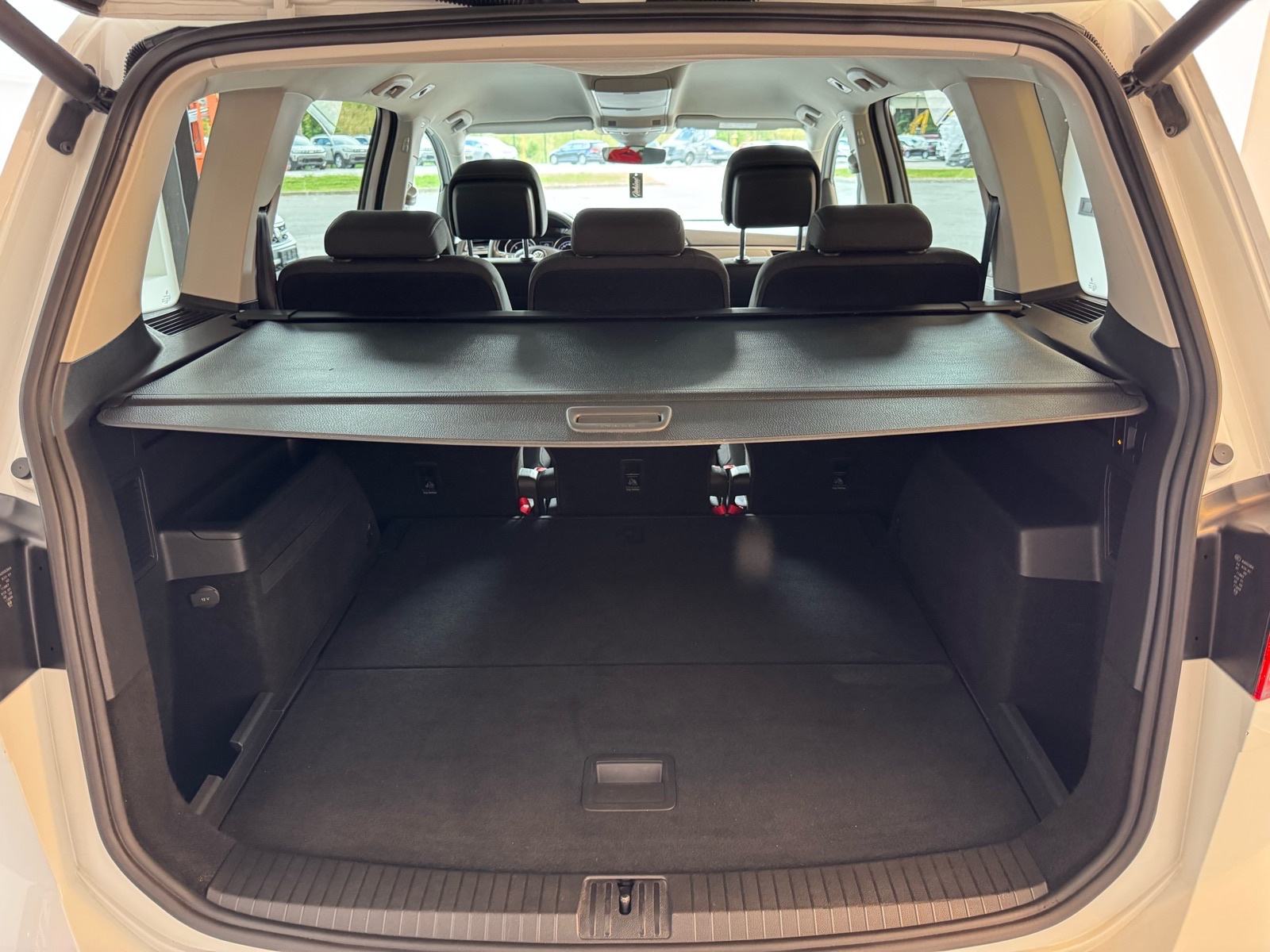 VW Touran 1,6 TDI BMT DSG Highline 2016.; Navi; Xenon+LED; Kamera;, fotografija 17