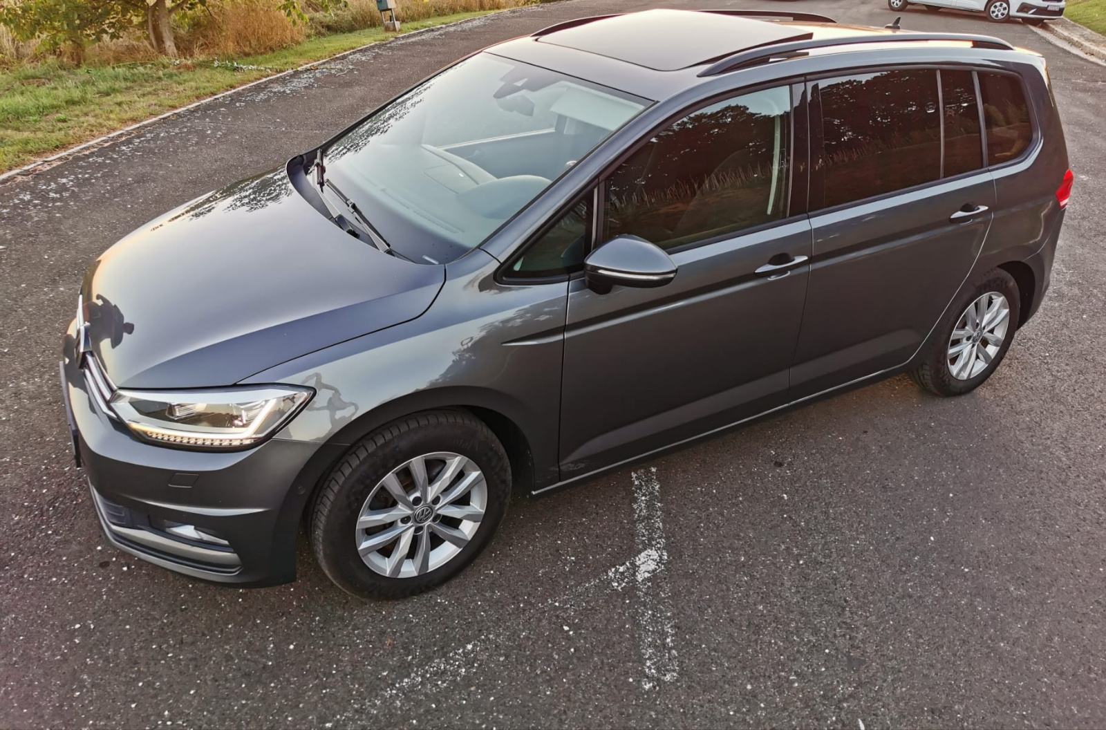 VW Touran 1,6 TDI BMT DSG *PANORAMA*, fotografija 5