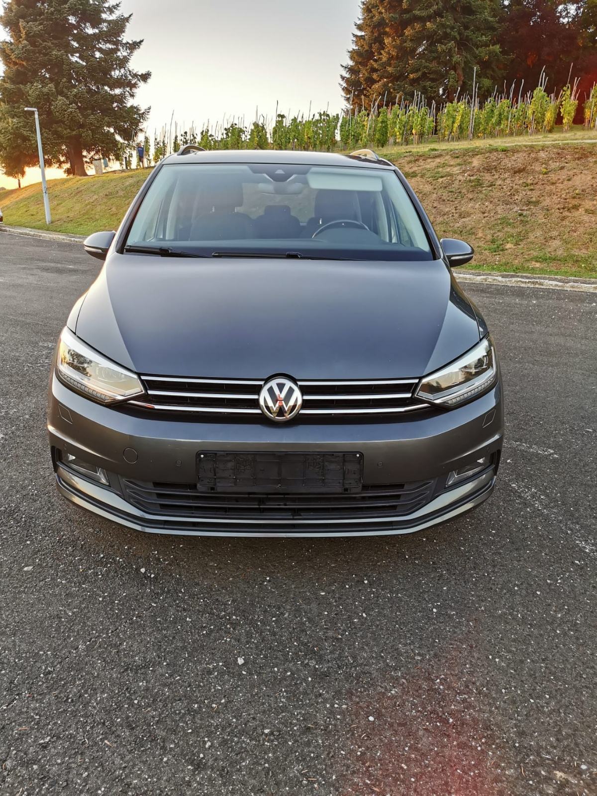 VW Touran 1,6 TDI BMT DSG *PANORAMA*, fotografija 3