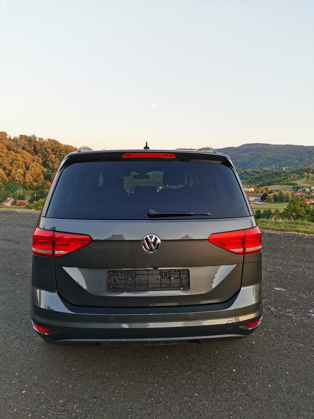 VW Touran 1,6 TDI BMT DSG *PANORAMA*, fotografija 9