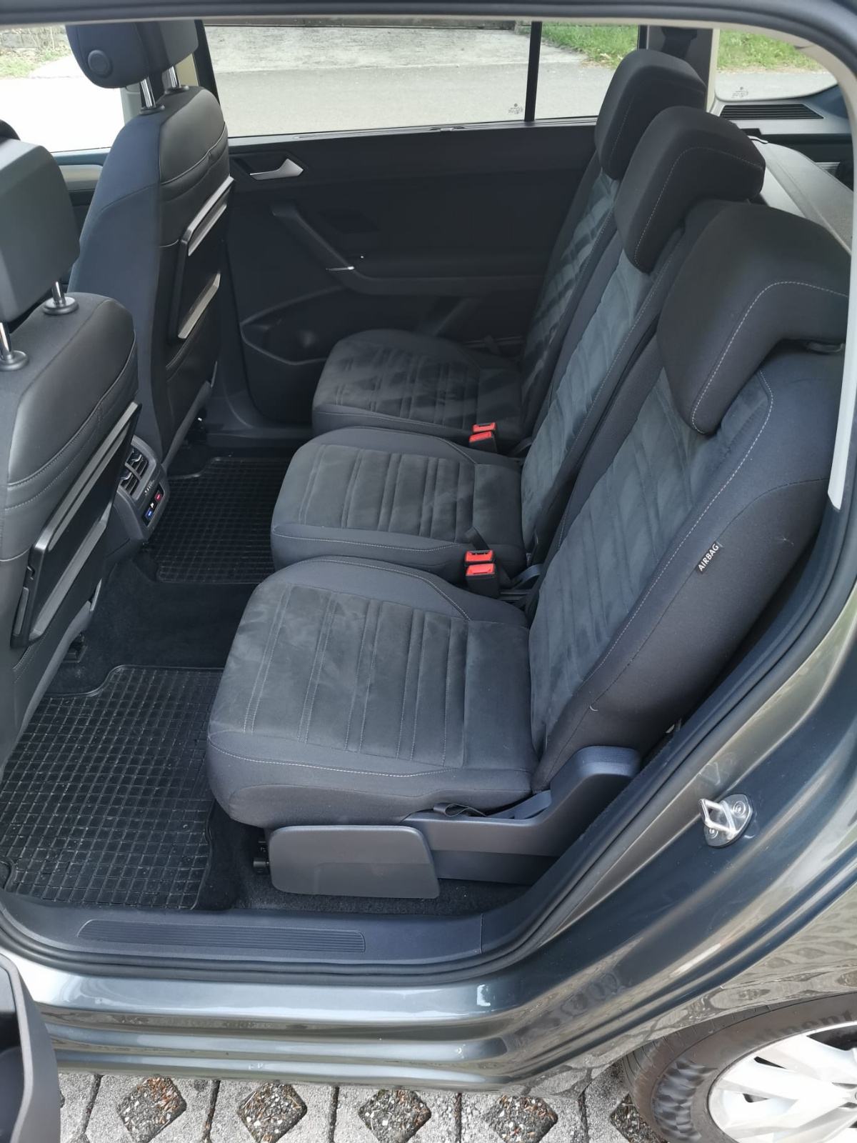 VW Touran 1,6 TDI BMT DSG *PANORAMA*, fotografija 19