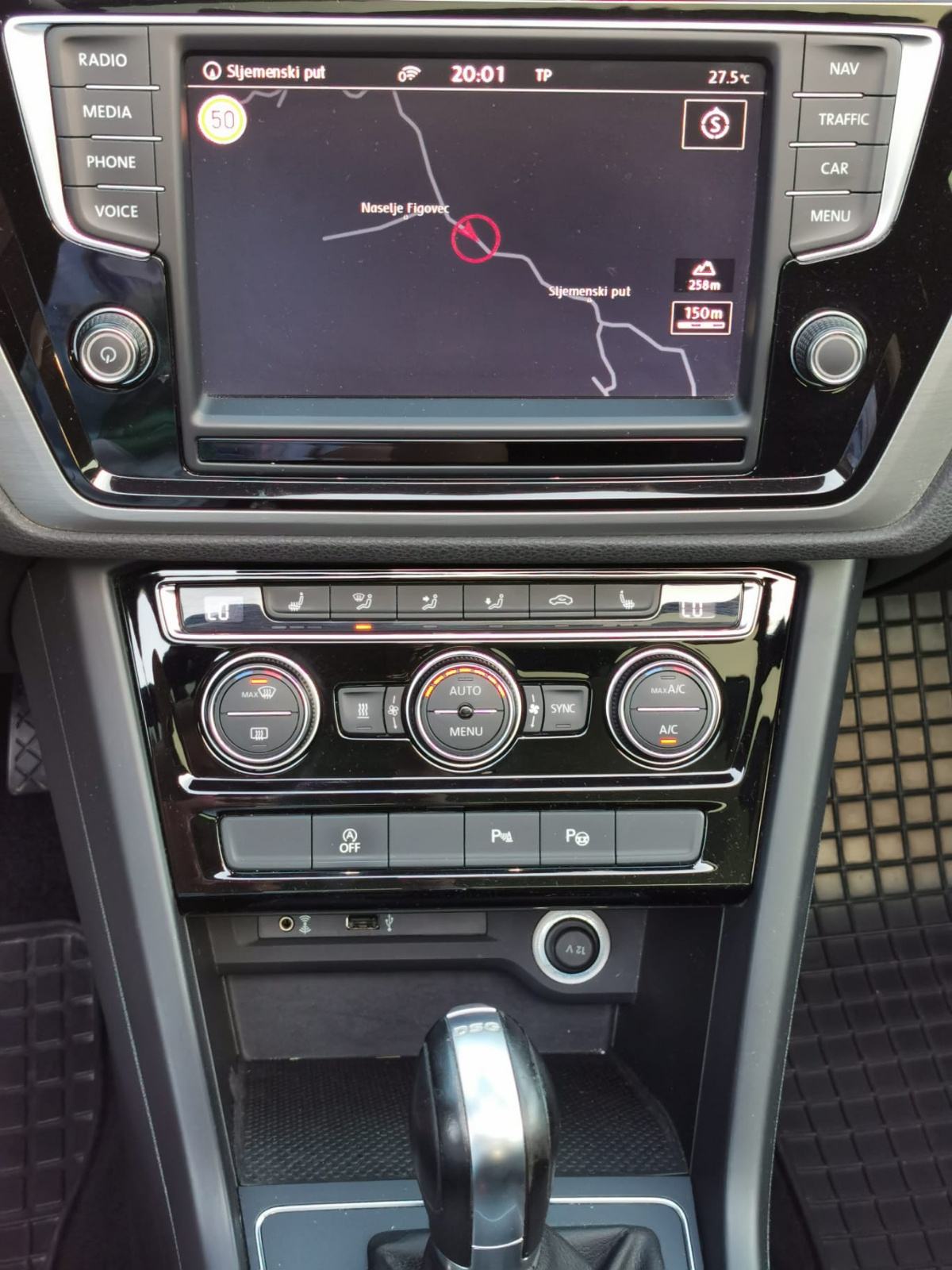VW Touran 1,6 TDI BMT DSG *PANORAMA*, fotografija 16