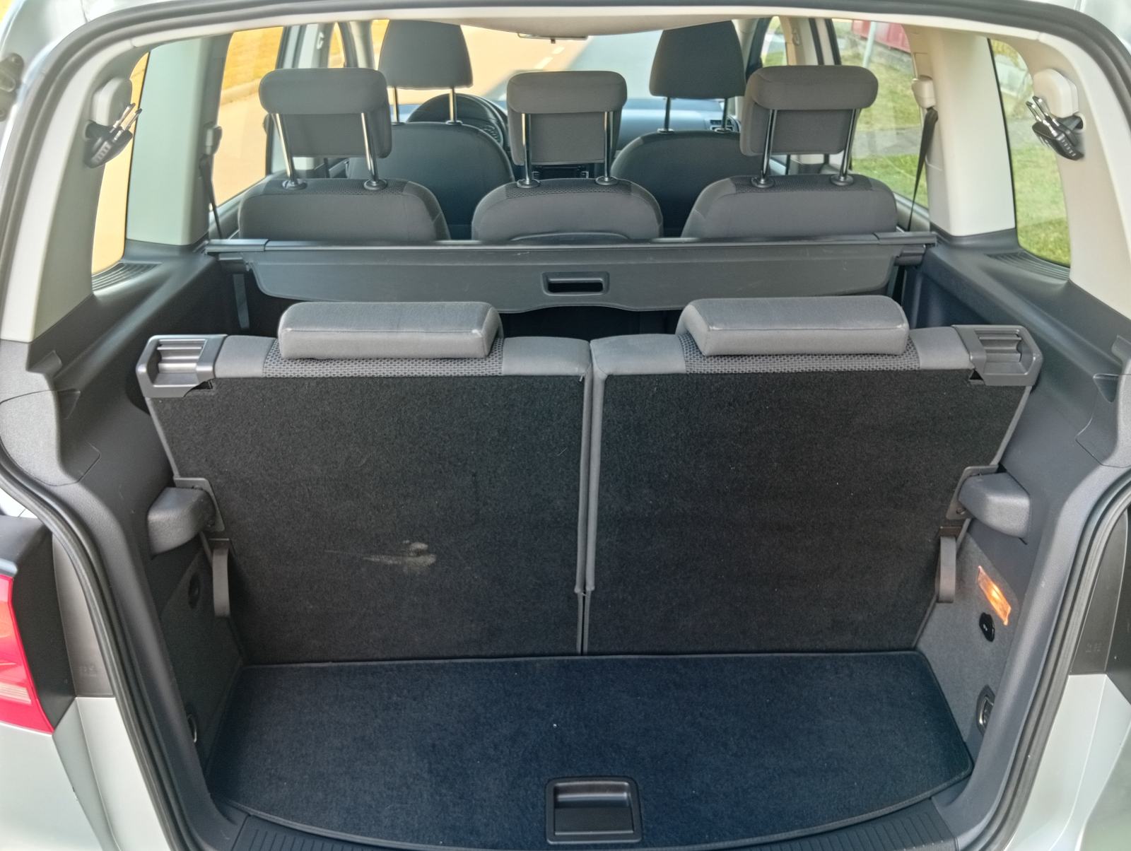 VW Touran 1,6 TDI BMT mod.2017 - 7SJEDALA/ KLIMA/ ALU/ NAVI/ 158 TKM, fotografija 9