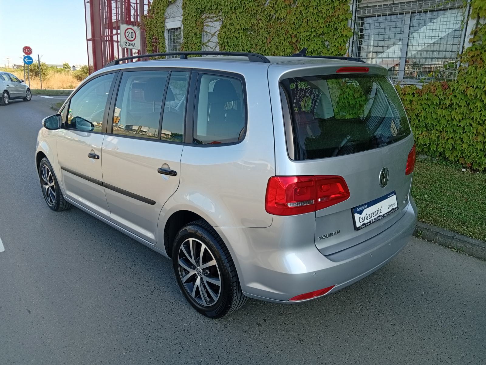 VW Touran 1,6 TDI BMT mod.2017 - 7SJEDALA/ KLIMA/ ALU/ NAVI/ 158 TKM, fotografija 4