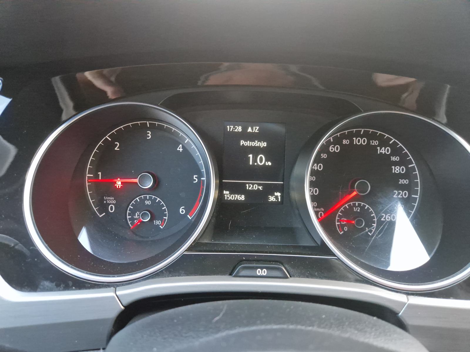 VW Touran 1,6 TDI Blumotion, fotografija 8