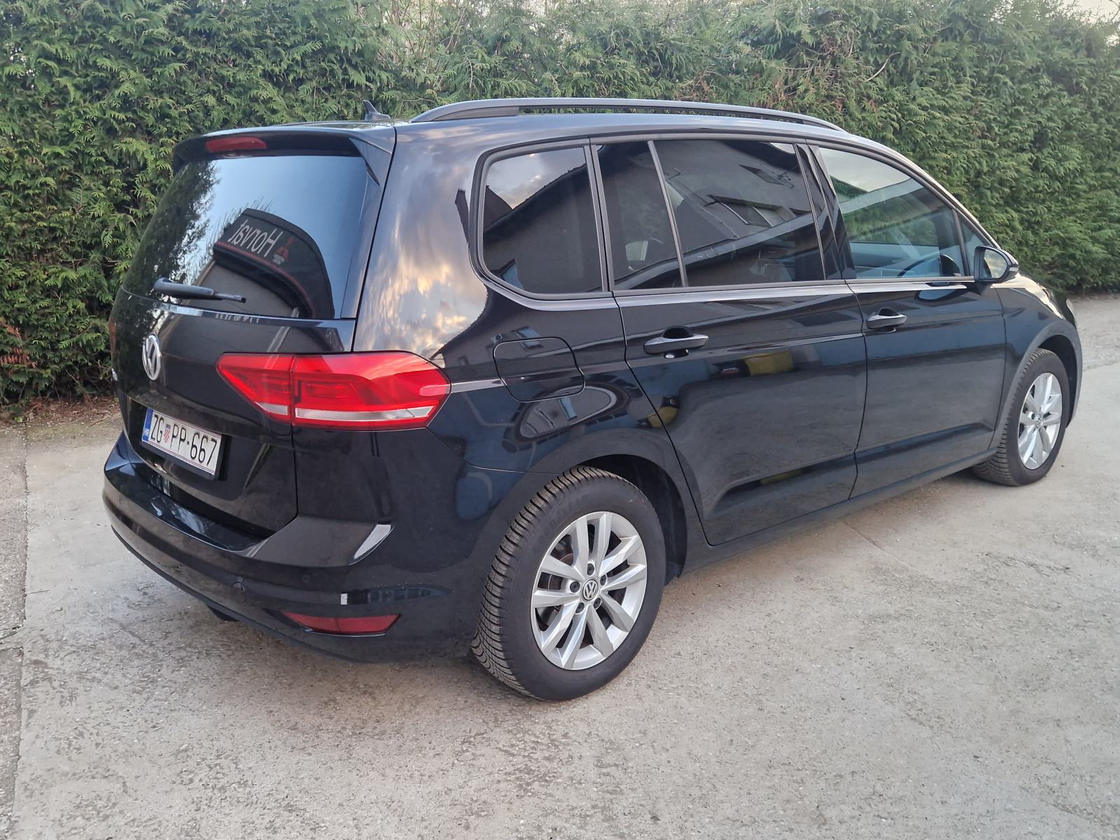 VW Touran 1,6 TDI Blumotion, fotografija 3