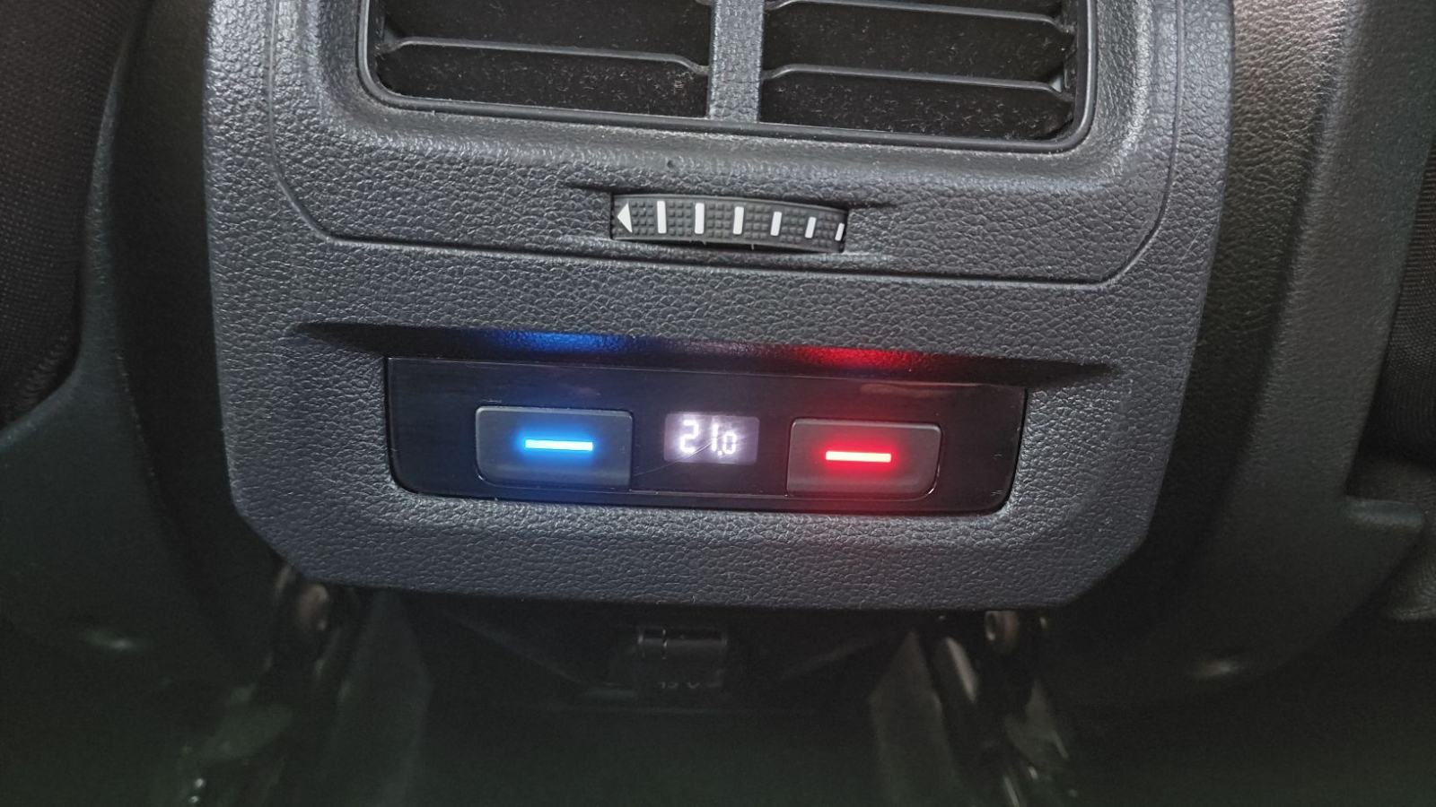 VW Touran 1,6 TDI BMT, fotografija 14