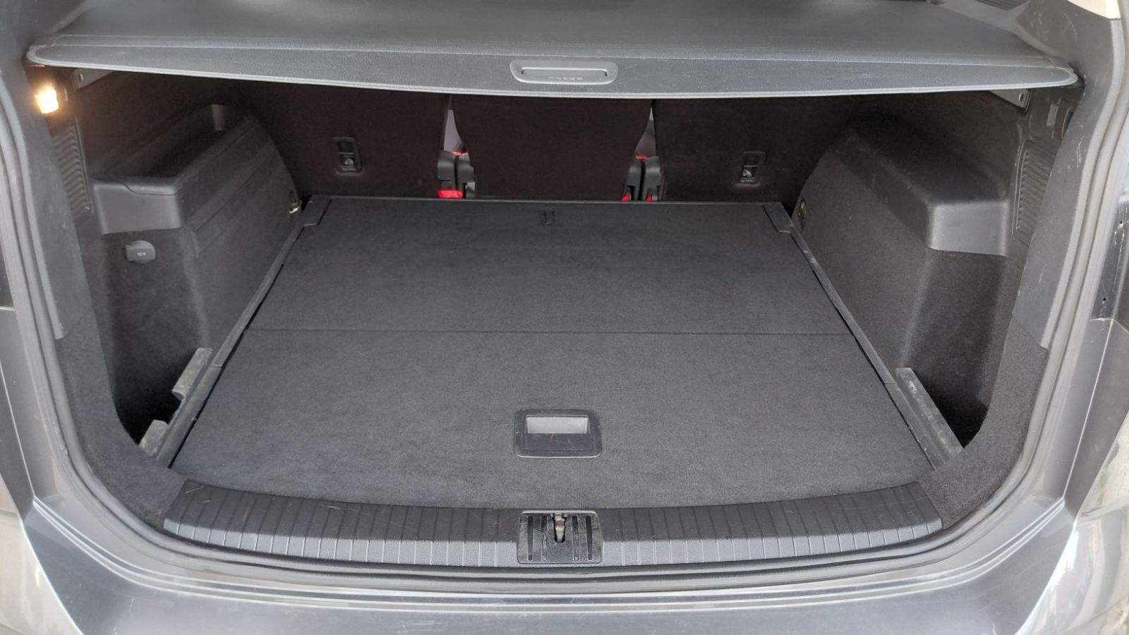 VW Touran 1,6 TDI BMT, fotografija 17