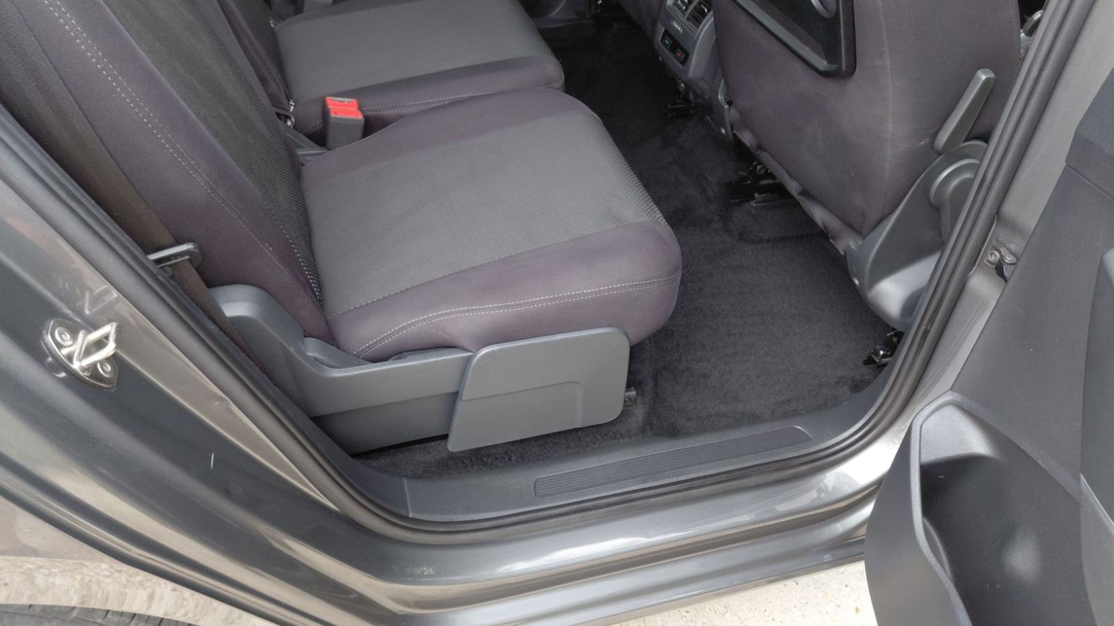 VW Touran 1,6 TDI BMT, fotografija 13
