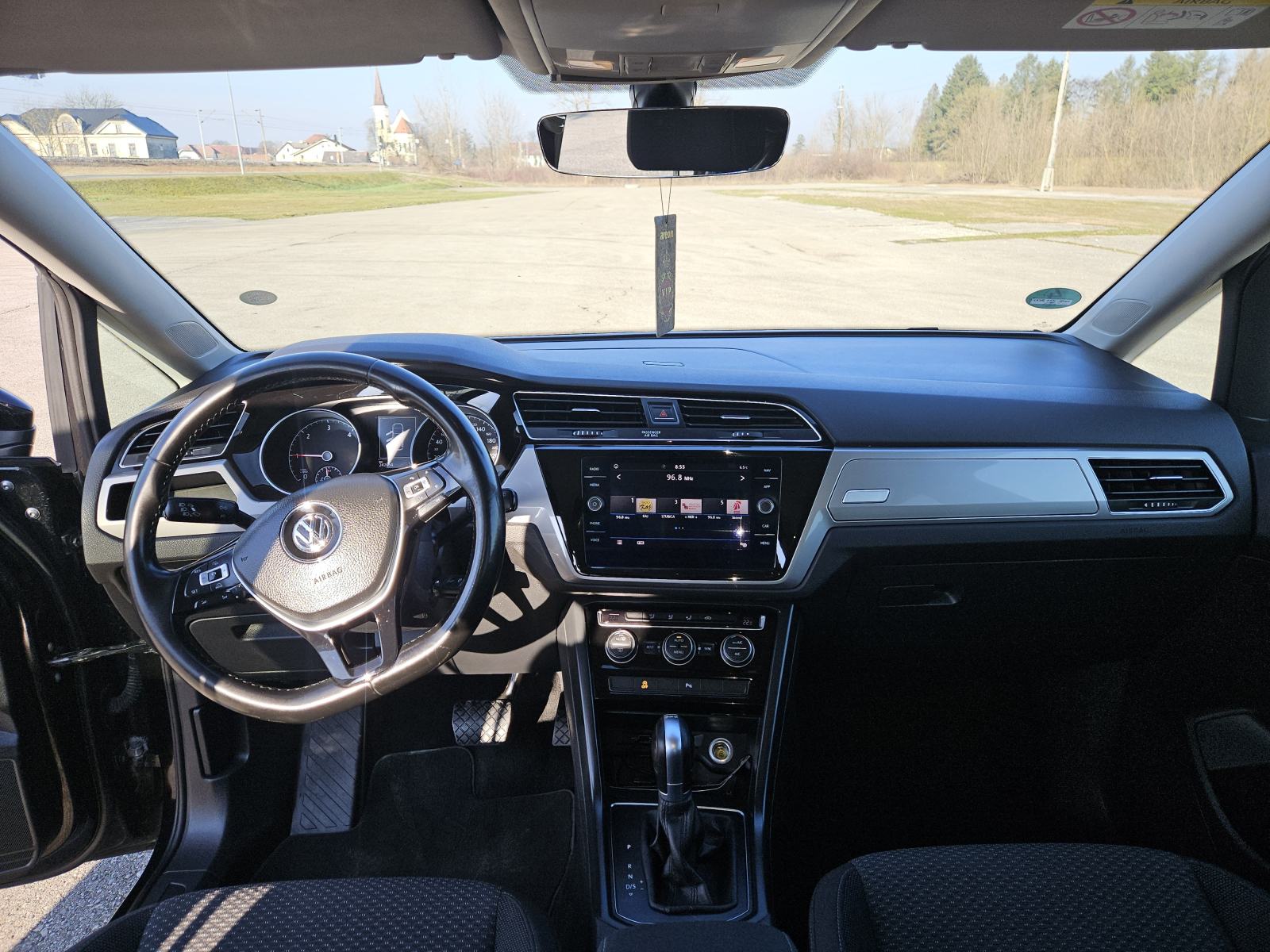 VW Touran 1,6 TDI DSG 7 sjedala PRILIKA, fotografija 16