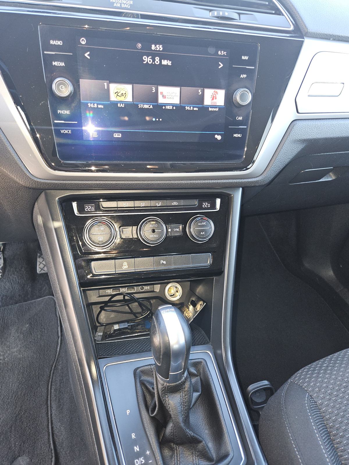 VW Touran 1,6 TDI DSG 7 sjedala PRILIKA, fotografija 17