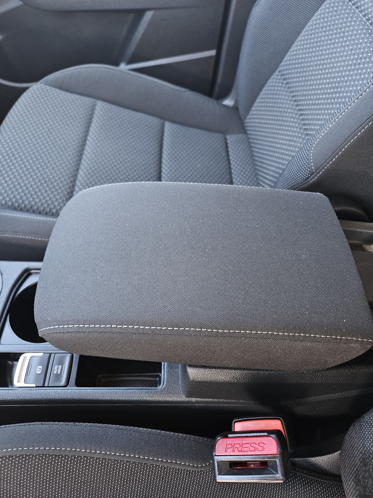 VW Touran 1,6 TDI DSG 7 sjedala PRILIKA, fotografija 18