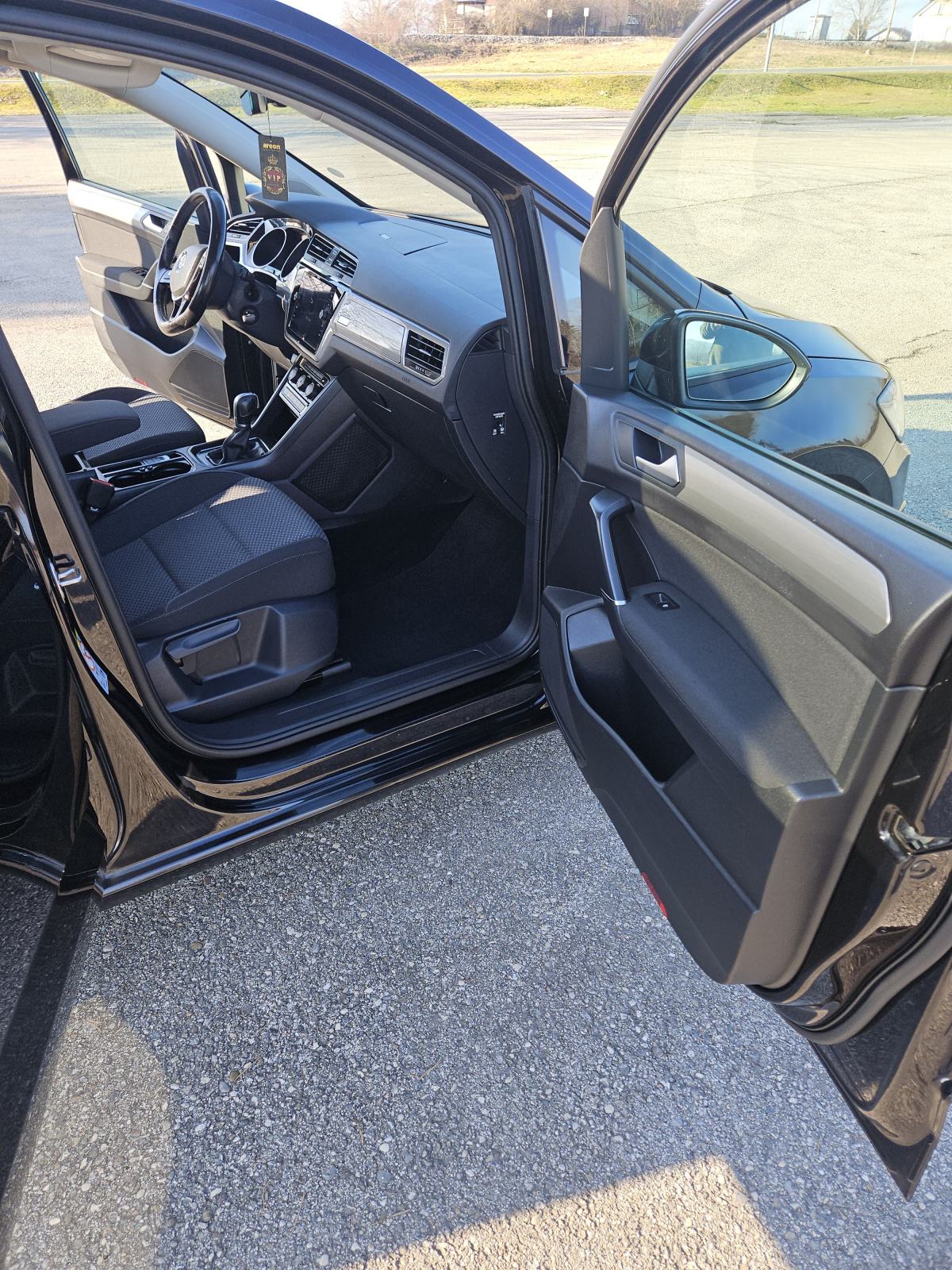 VW Touran 1,6 TDI DSG 7 sjedala PRILIKA, fotografija 12