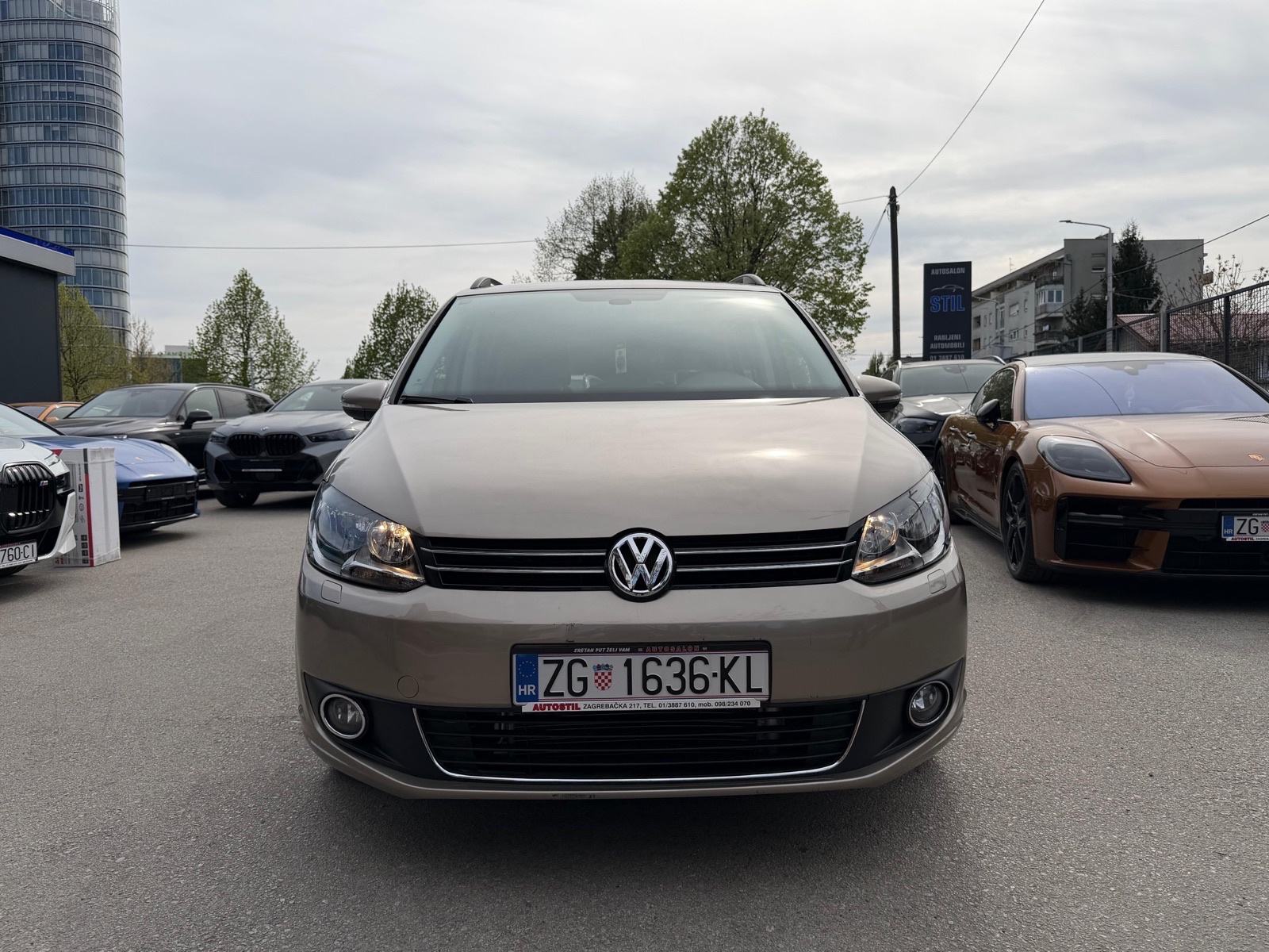 VW Touran 1.6 TDI DSG COMFORTLINE **REGISTRIRAN**, fotografija 2