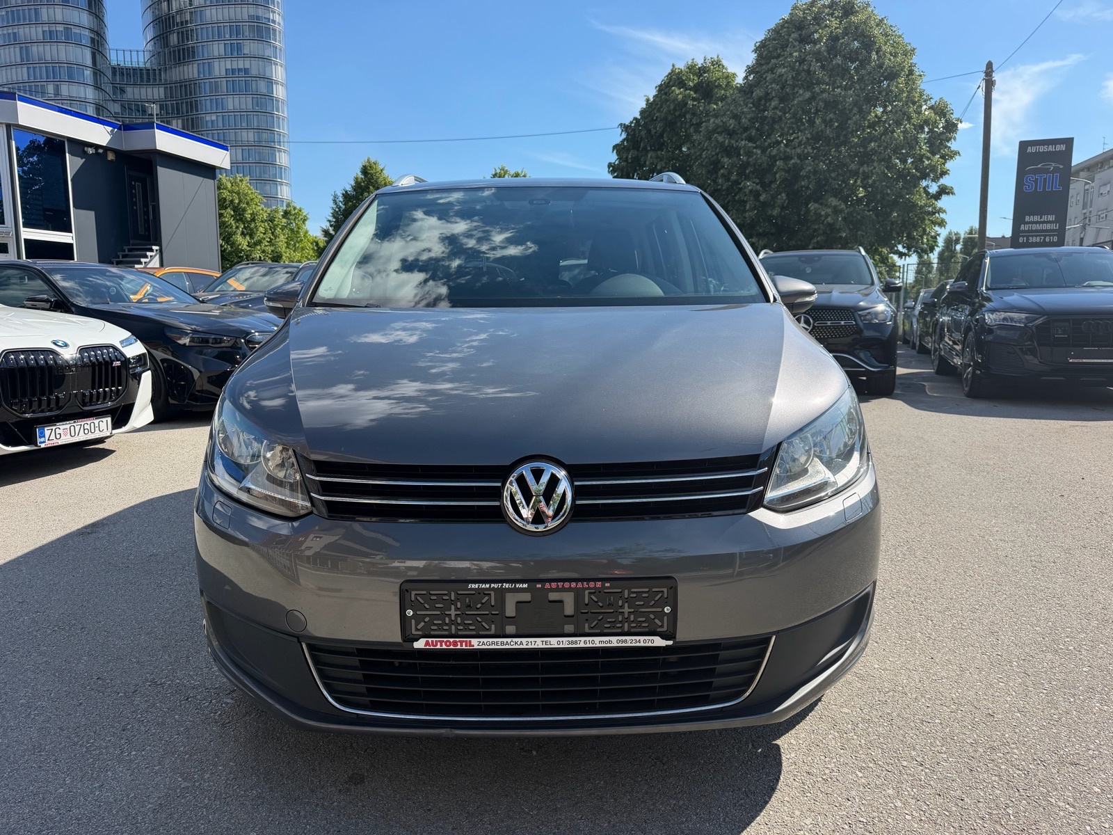 VW Touran 1,6 TDI DSG COMFORTLINE, fotografija 2