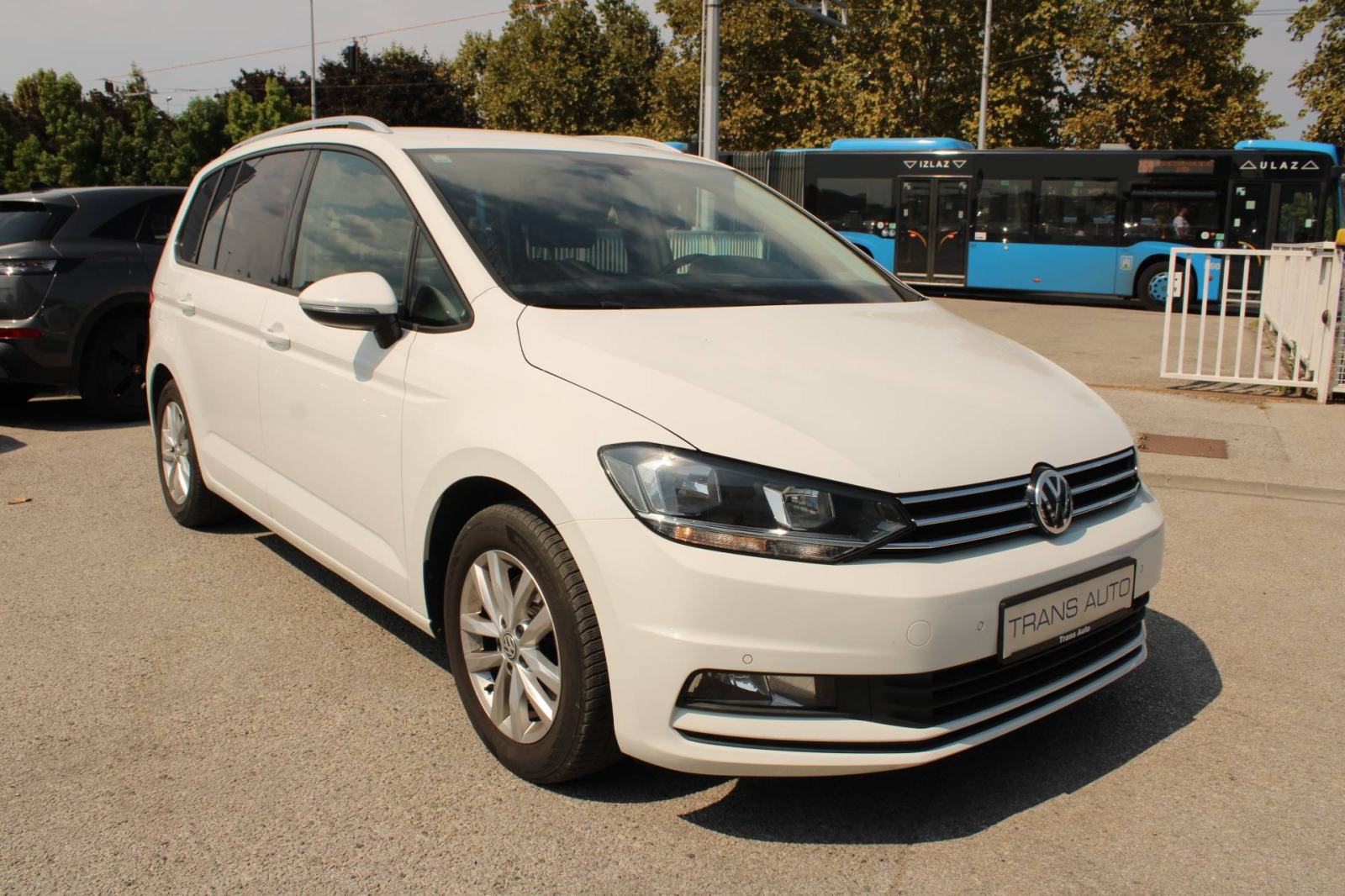 VW Touran 1.6 TDi DSG *NAVIGACIJA, KAMERA*, fotografija 3