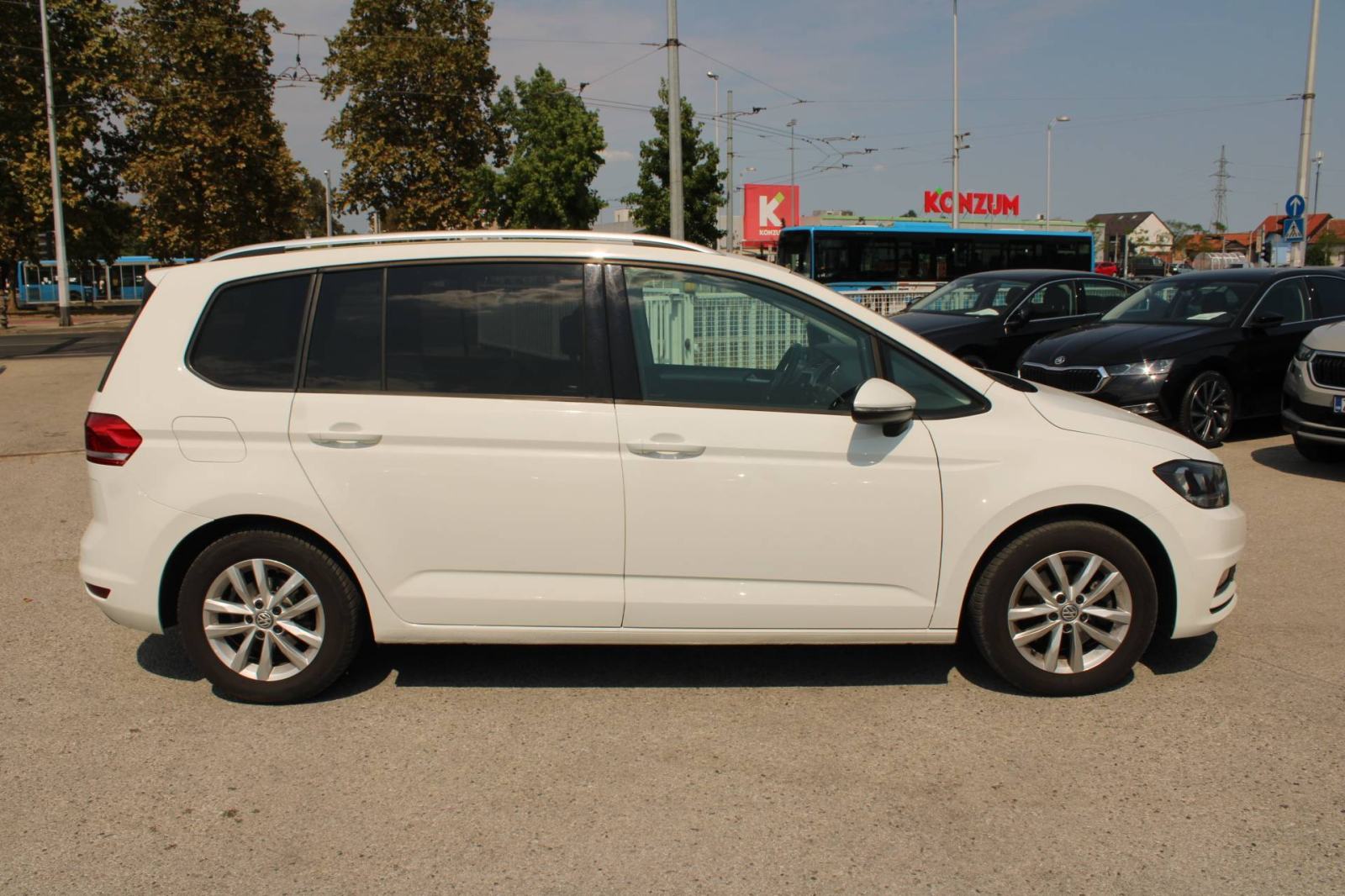VW Touran 1.6 TDi DSG *NAVIGACIJA, KAMERA*, fotografija 4
