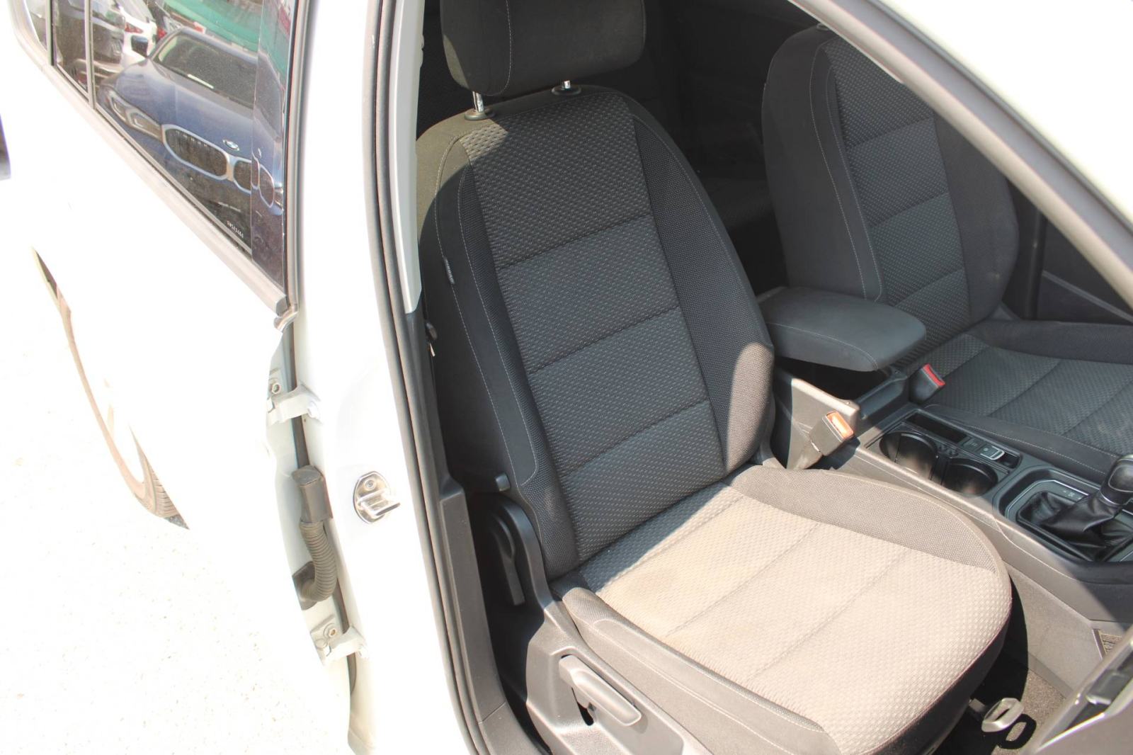 VW Touran 1.6 TDi DSG *NAVIGACIJA, KAMERA*, fotografija 12