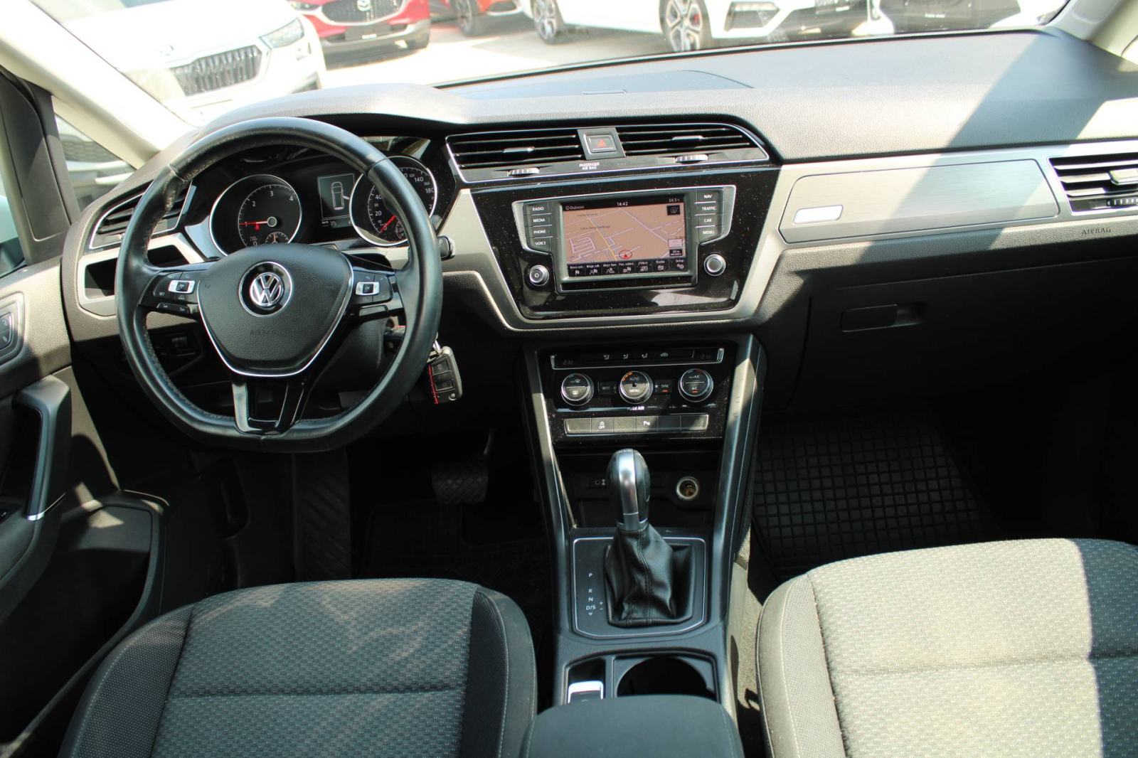 VW Touran 1.6 TDi DSG *NAVIGACIJA, KAMERA*, fotografija 13