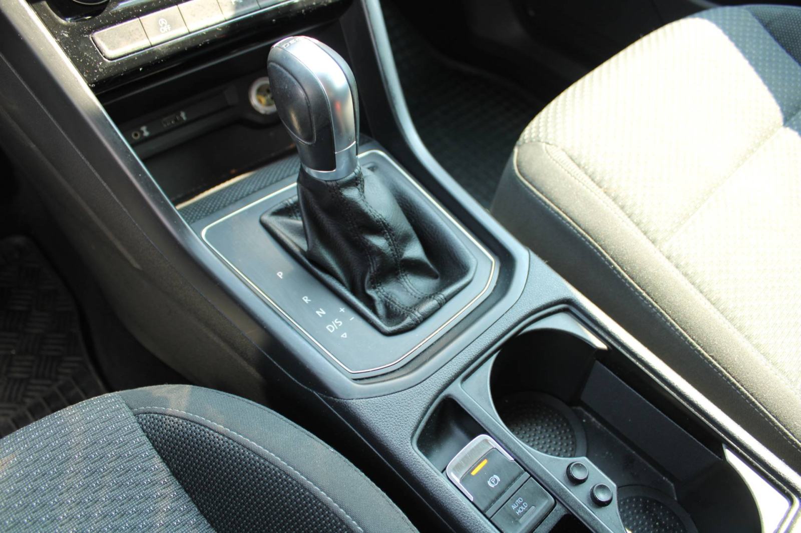 VW Touran 1.6 TDi DSG *NAVIGACIJA, KAMERA*, fotografija 17