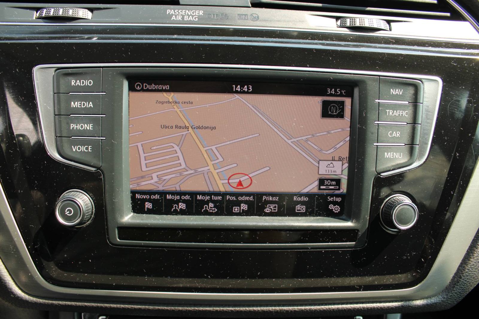 VW Touran 1.6 TDi DSG *NAVIGACIJA, KAMERA*, fotografija 19