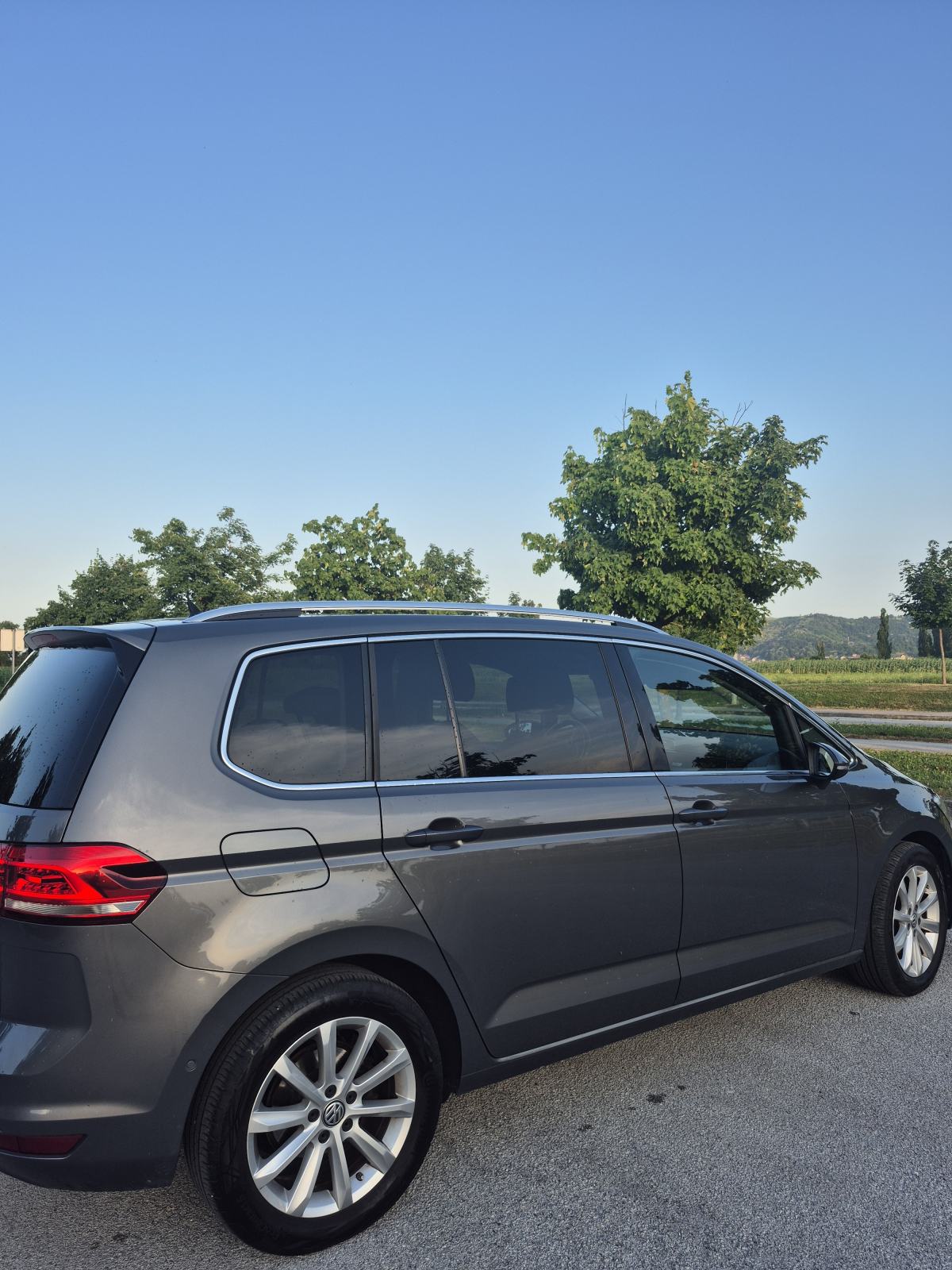 VW Touran 1.6 Tdi Highline, TOP, fotografija 3