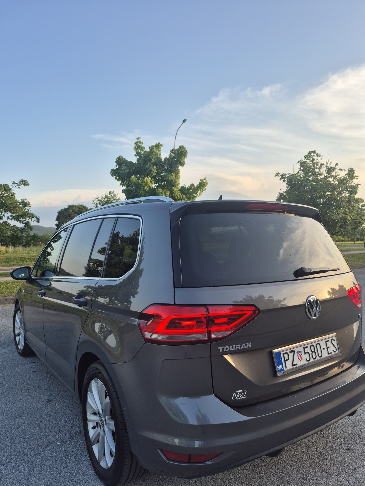 VW Touran 1.6 Tdi Highline, TOP, fotografija 4