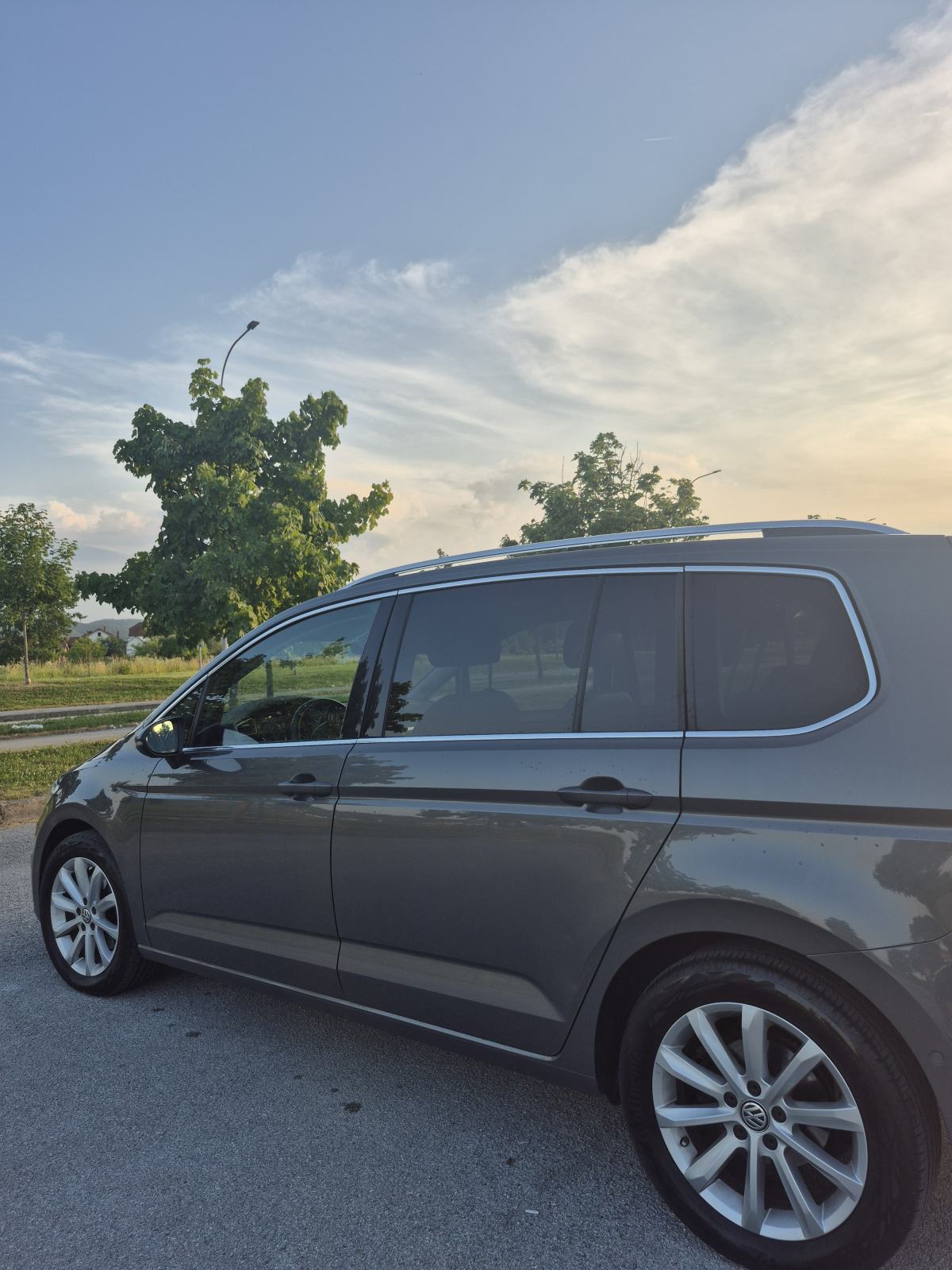 VW Touran 1.6 Tdi Highline, TOP, fotografija 6