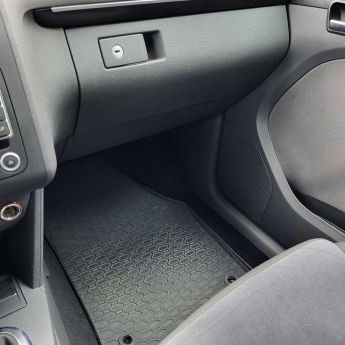 VW Touran 1,6 TDI DSG, fotografija 12