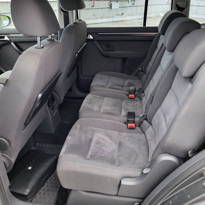VW Touran 1,6 TDI DSG, fotografija 11