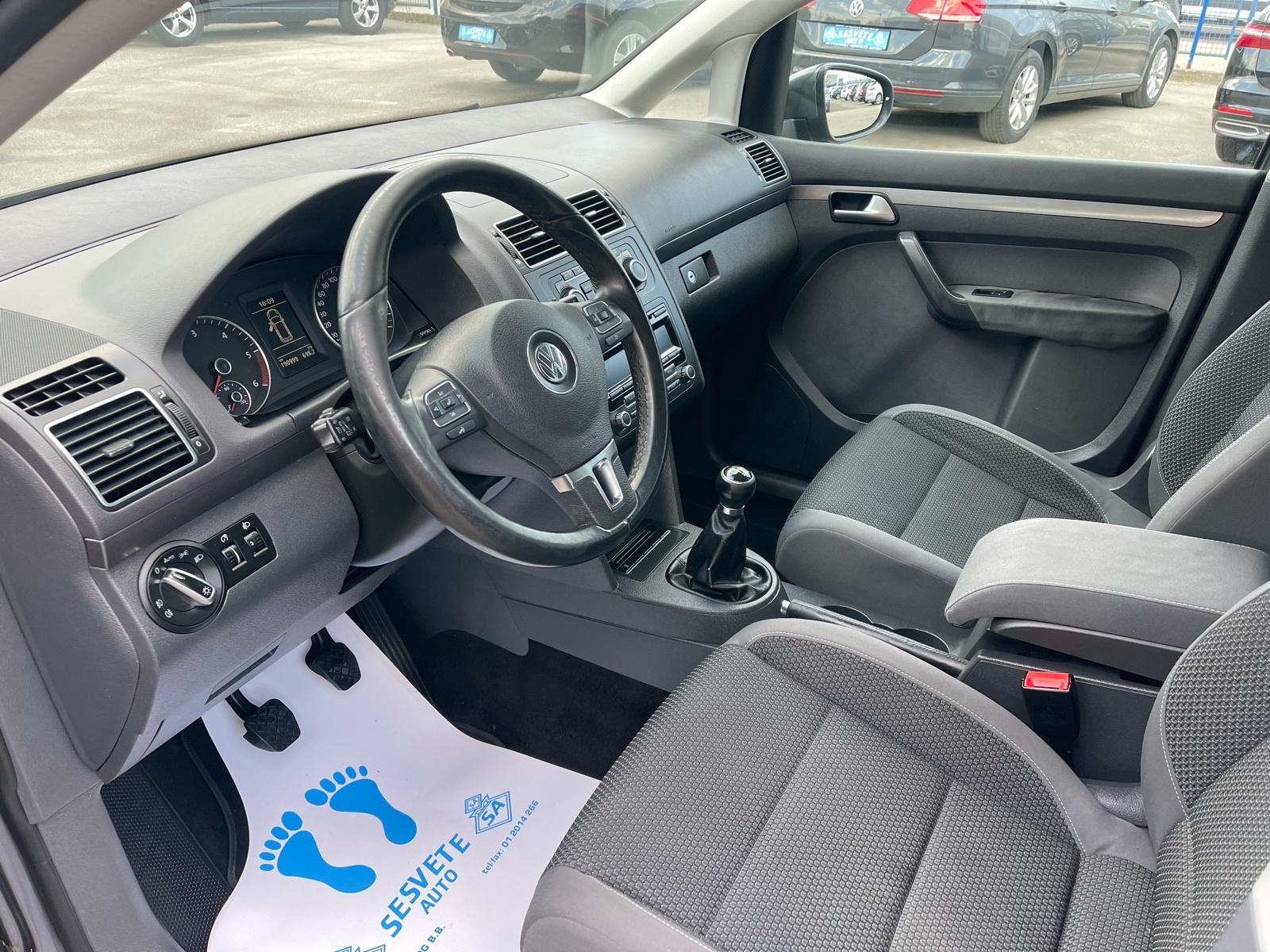 VW Touran 1,6 TDI 7 SJEDALA !!, fotografija 7