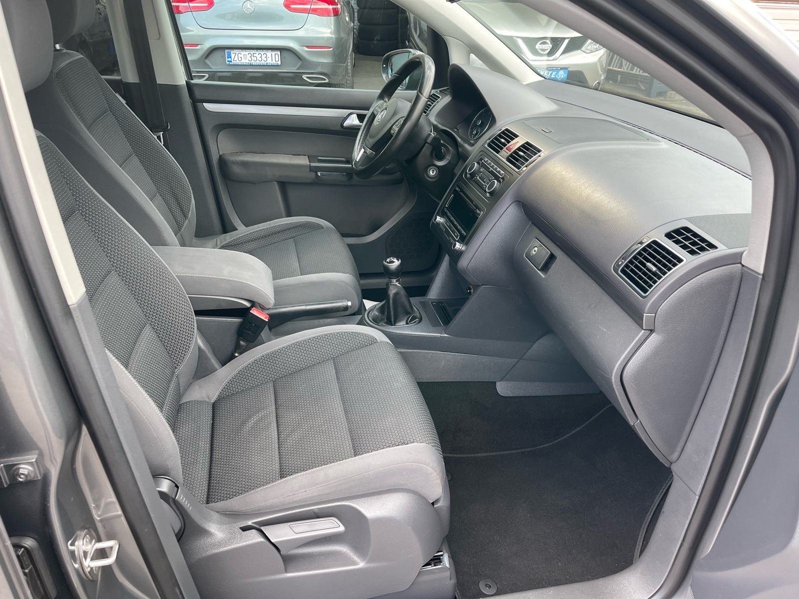 VW Touran 1,6 TDI 7 SJEDALA !!, fotografija 17