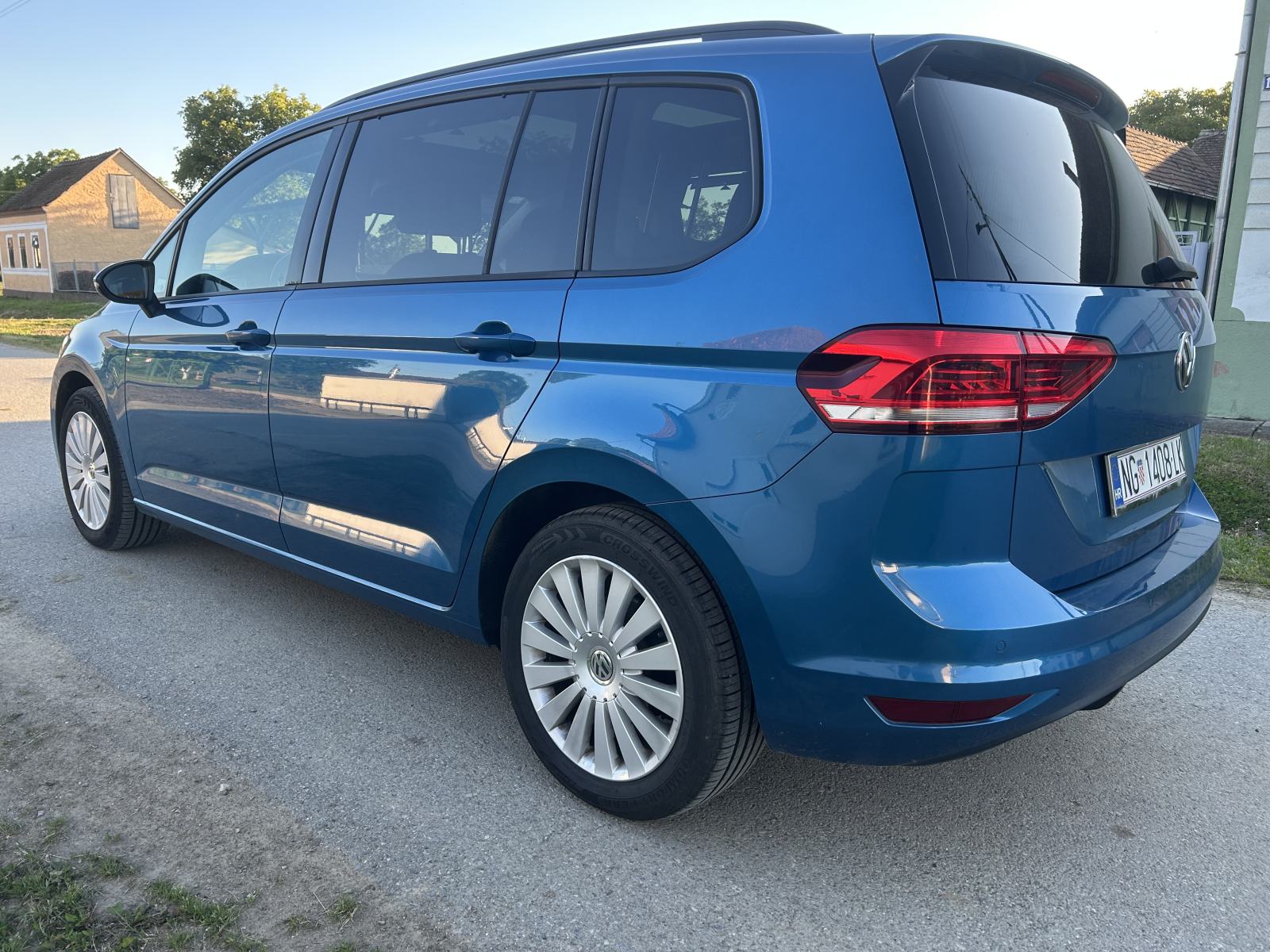 VW Touran 1,6 TDI 2018 GOD 06/2027 Reg Panorama, fotografija 3