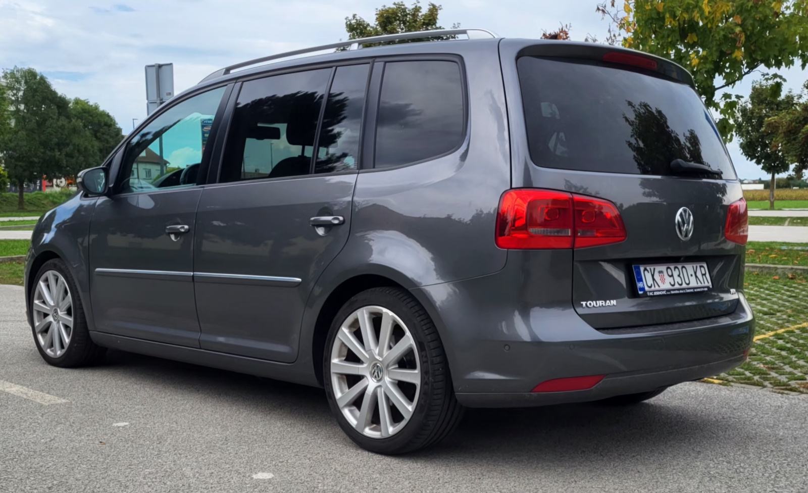 VW Touran 1,6 TDI DSG, fotografija 2