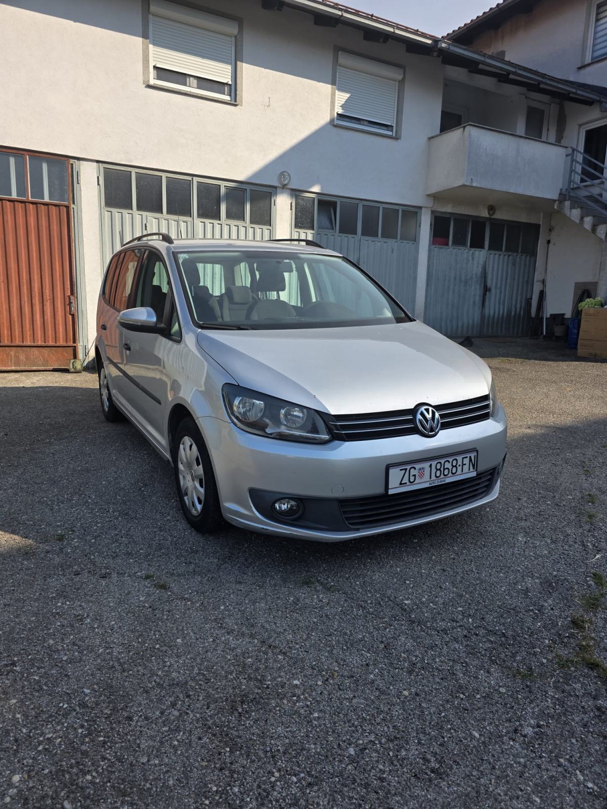 VW Touran 1,6 TDI, fotografija 1