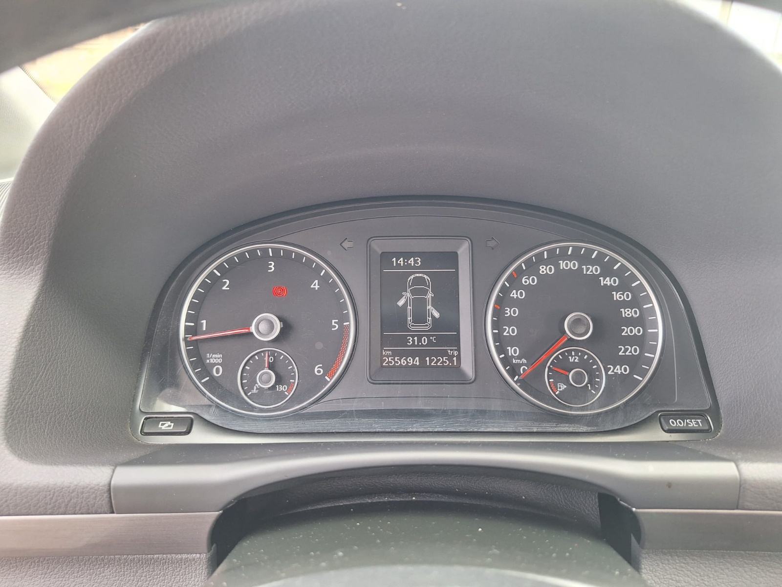 VW Touran 1,6 TDI, fotografija 8