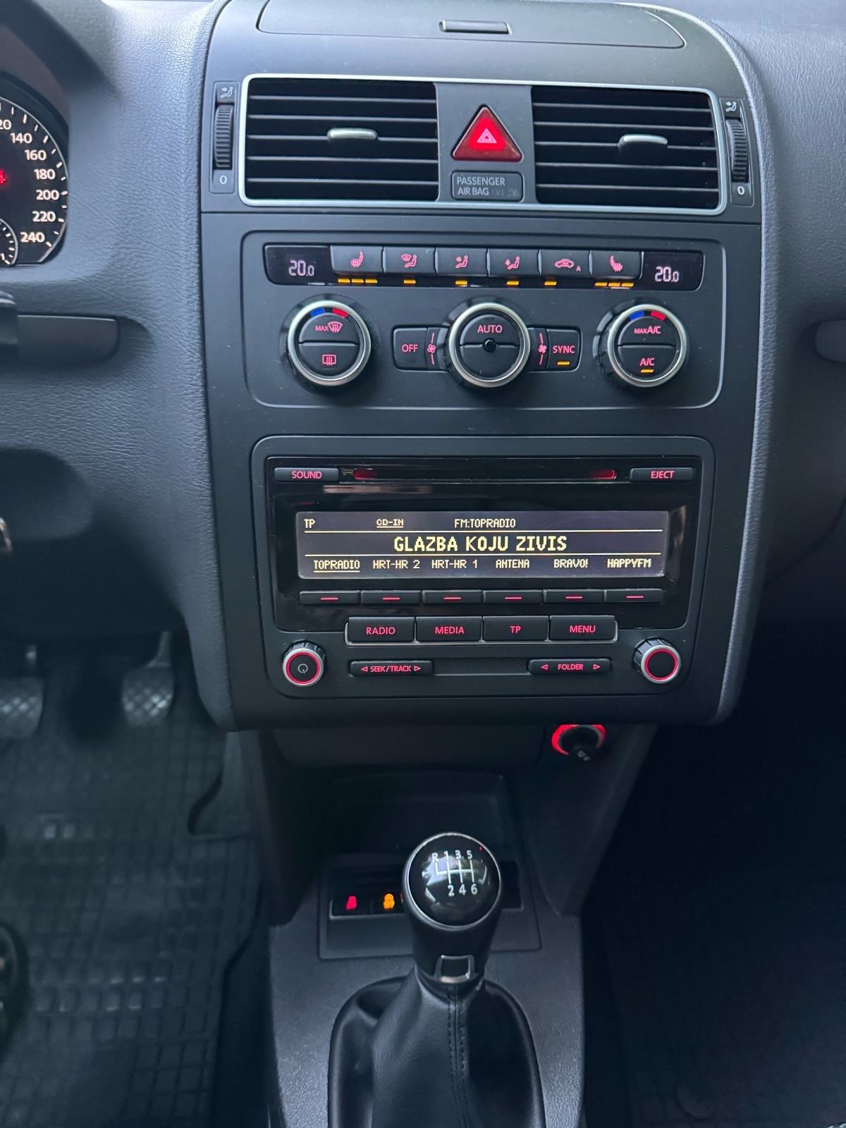 VW Touran 1,6 TDI 2014god, fotografija 11