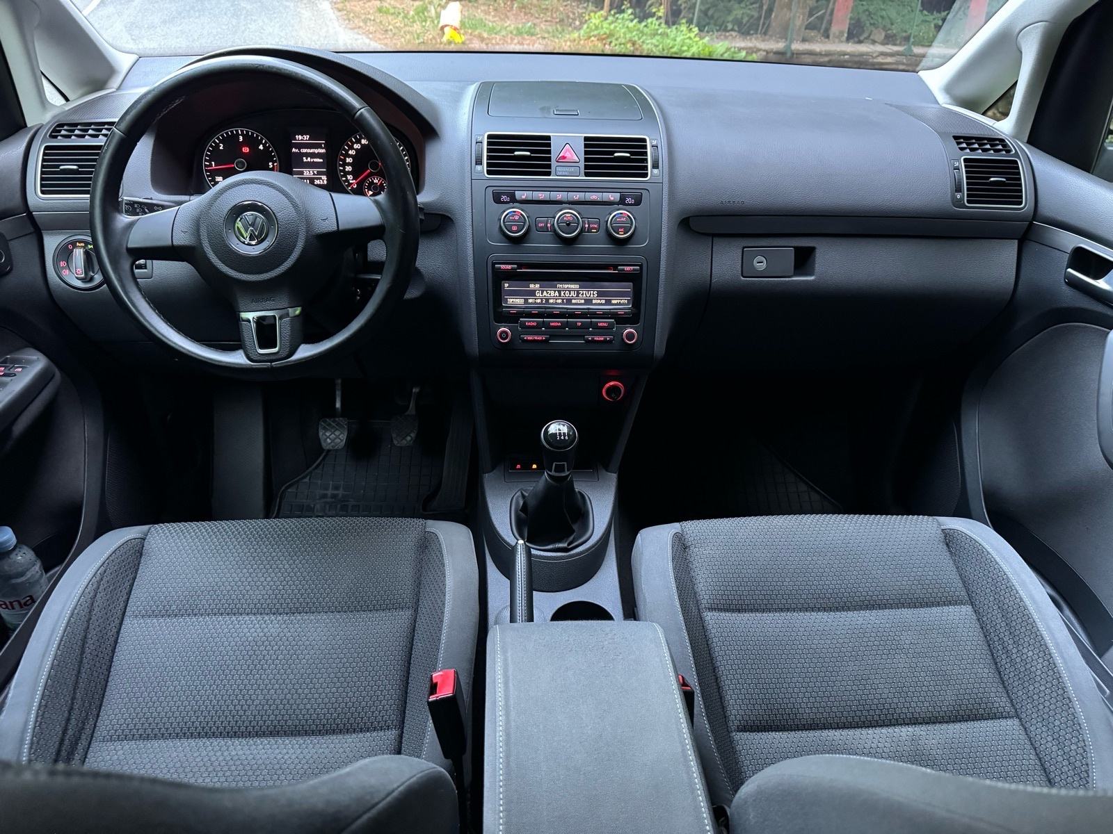 VW Touran 1,6 TDI 2014god, fotografija 8