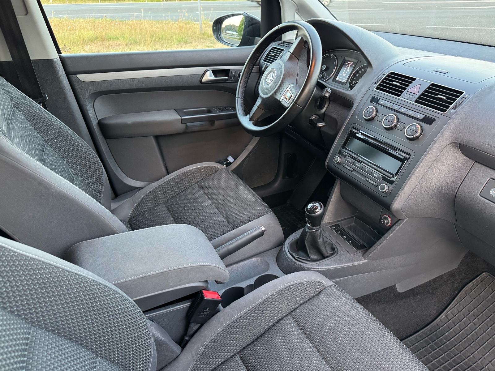 VW Touran 1,6 TDI 2014god, fotografija 13