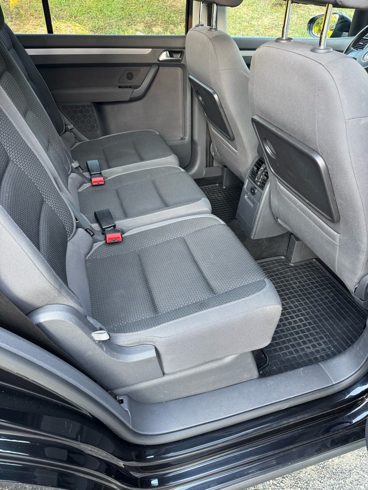 VW Touran 1,6 TDI 2014god, fotografija 12