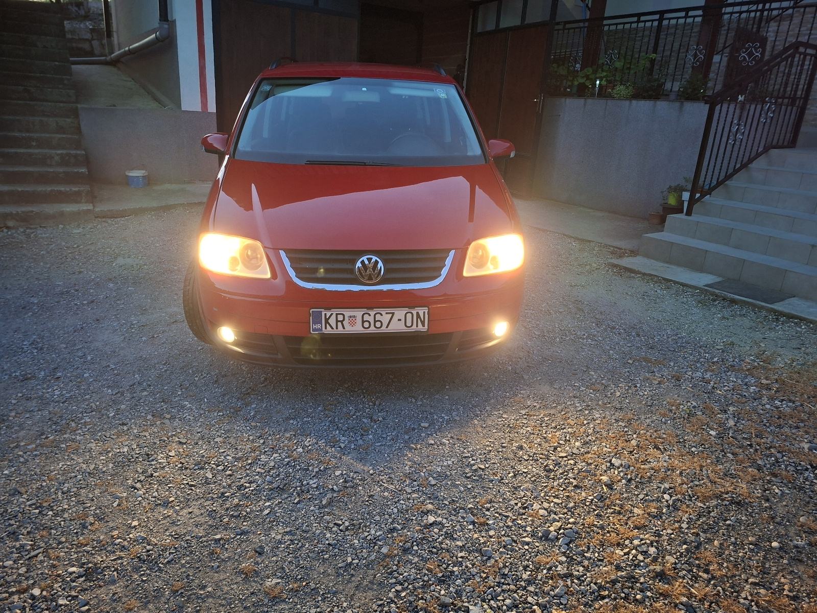 VW Touran 1,9 TDI 1. VLASNIK 215 000 KM 7 Sjedala, fotografija 5