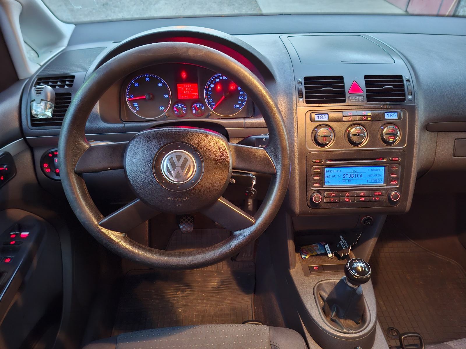 VW Touran 1,9 TDI 1. VLASNIK 215 000 KM 7 Sjedala, fotografija 9
