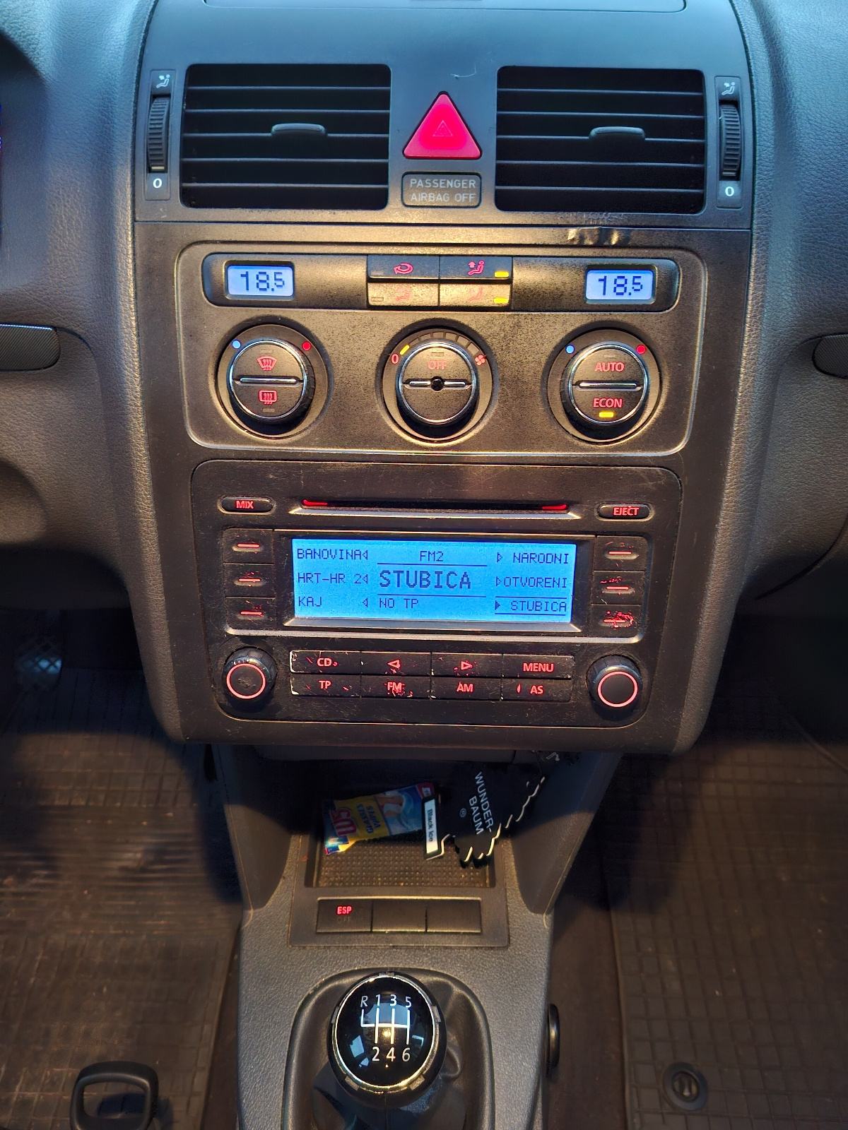 VW Touran 1,9 TDI 1. VLASNIK 215 000 KM 7 Sjedala, fotografija 11