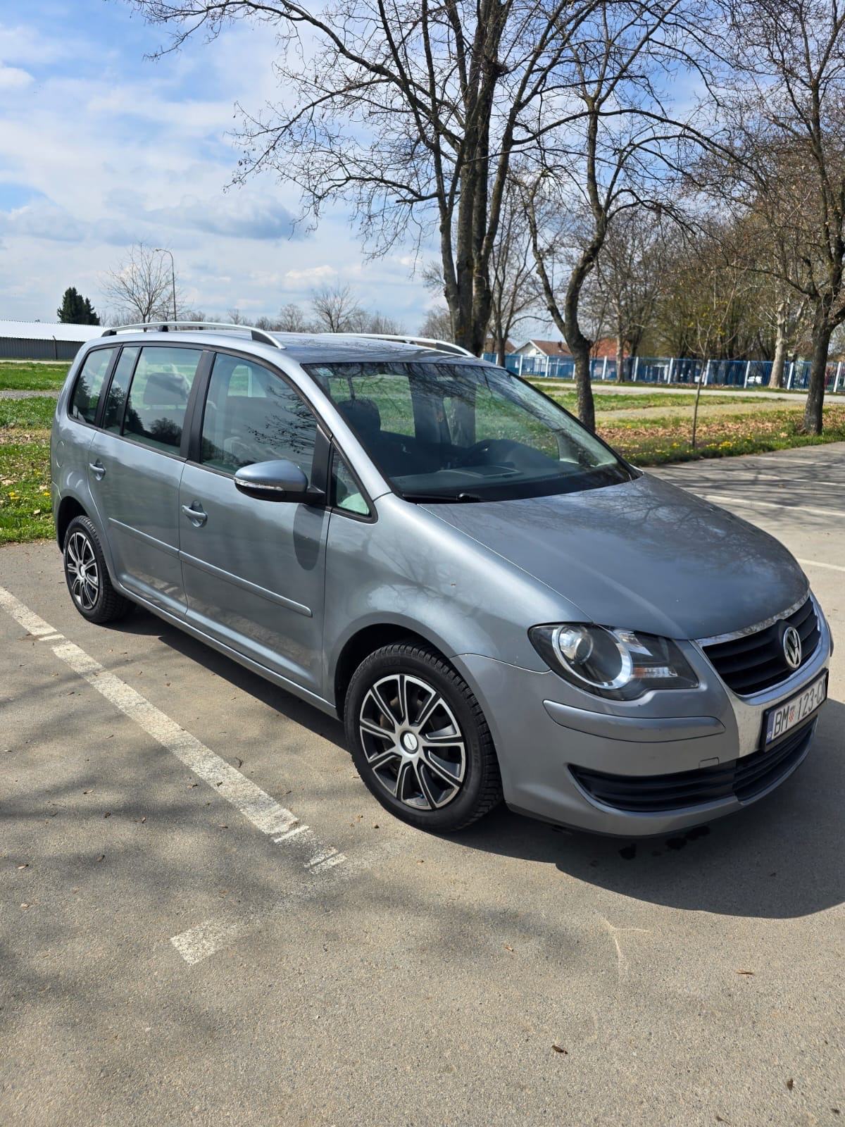 VW Touran 1,9 TDI, fotografija 2