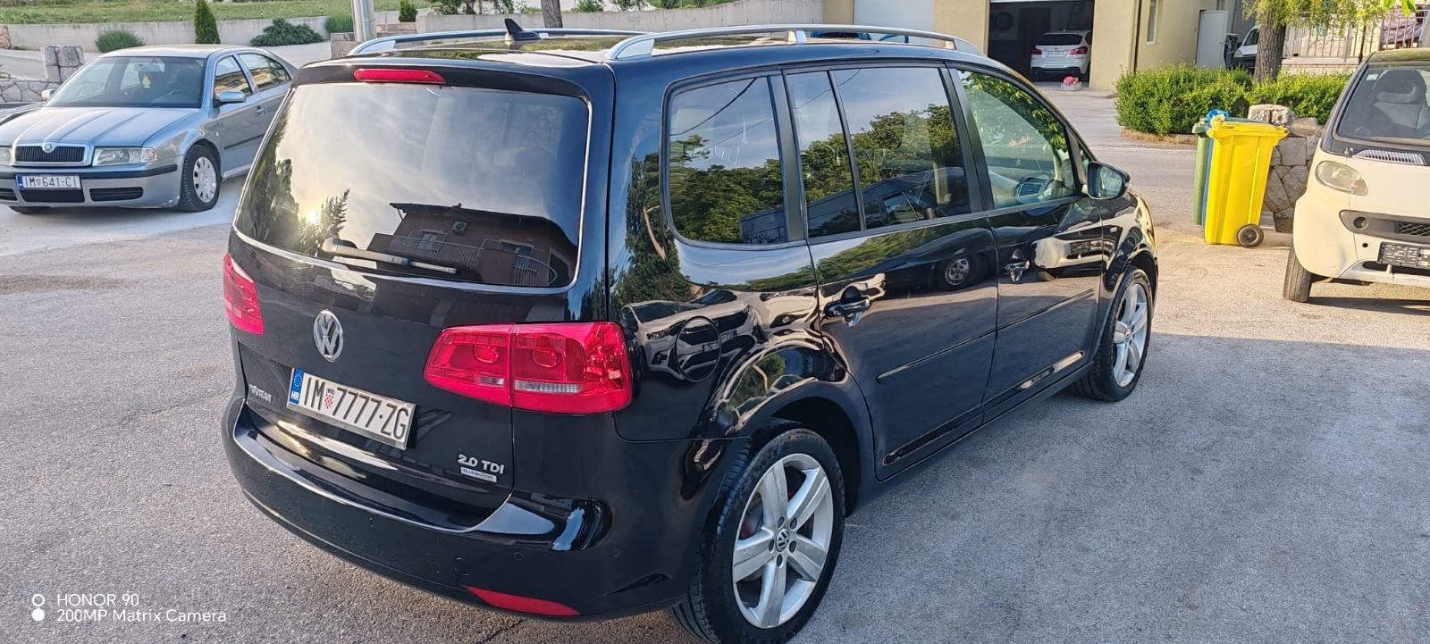 VW TOURAN 2.0 TDI•PANORAMA•LIFE oprema•7 SJEDALA•SERVISNA•REGdo 7/2027, fotografija 2
